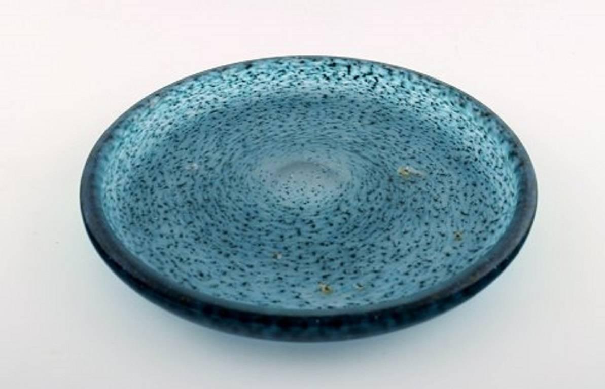 Hadeland, Norway blue art glass dish, 1950s.
Signed Hadeland.
Diameter 20 cm.
In perfect condition.
