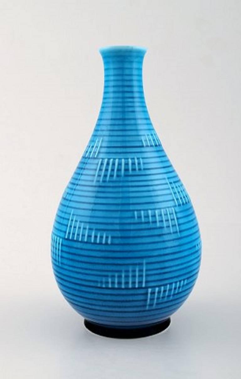 B & G (Bing & Grondahl) Art deco turquoise vase in porcelain.
Stamped, 1920s.
16 cm. high.
In perfect condition, 1st. factory quality.