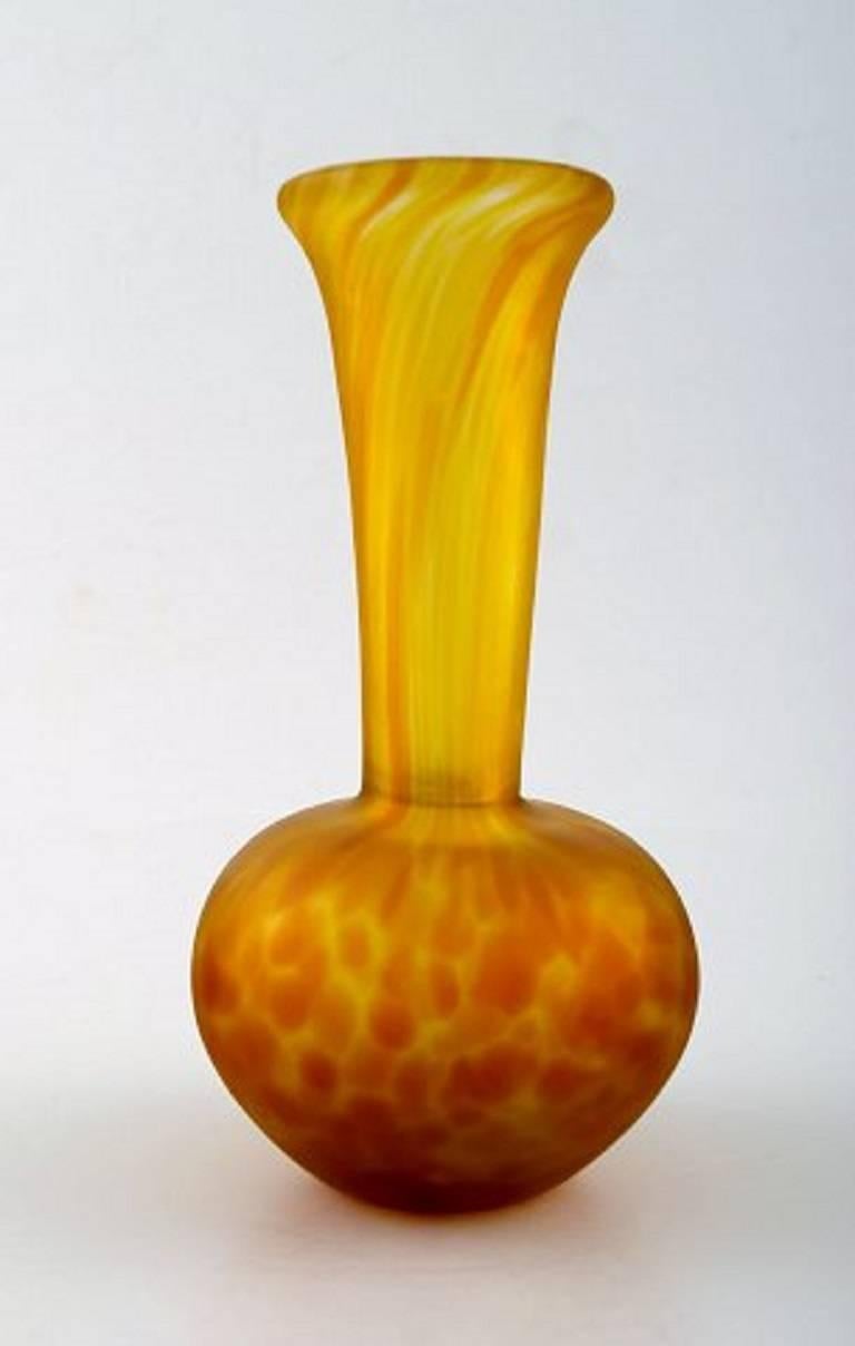 Emile Gallé style art glass vase in yellow shades. 20 c.
Measures: 16 cm. x 8 cm.
Signed unclear.
In perfect condition.