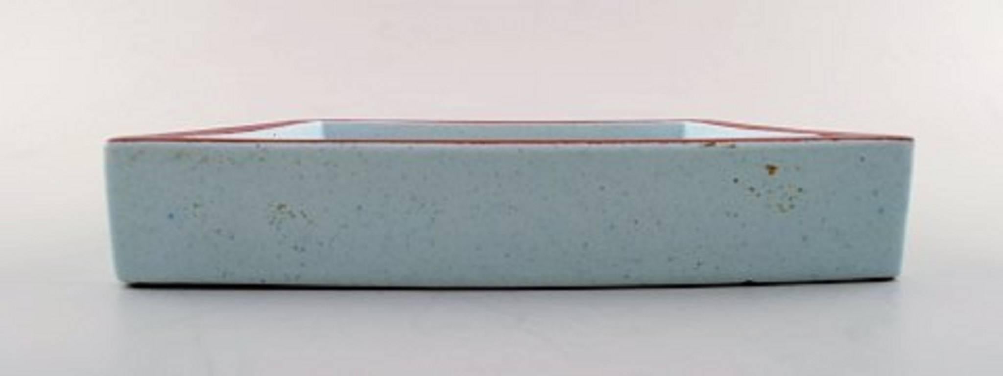 Dish by Stig Lindberg, Gustavsberg Studio, Faience, Sweden, Late 1940s In Excellent Condition In Copenhagen, DK