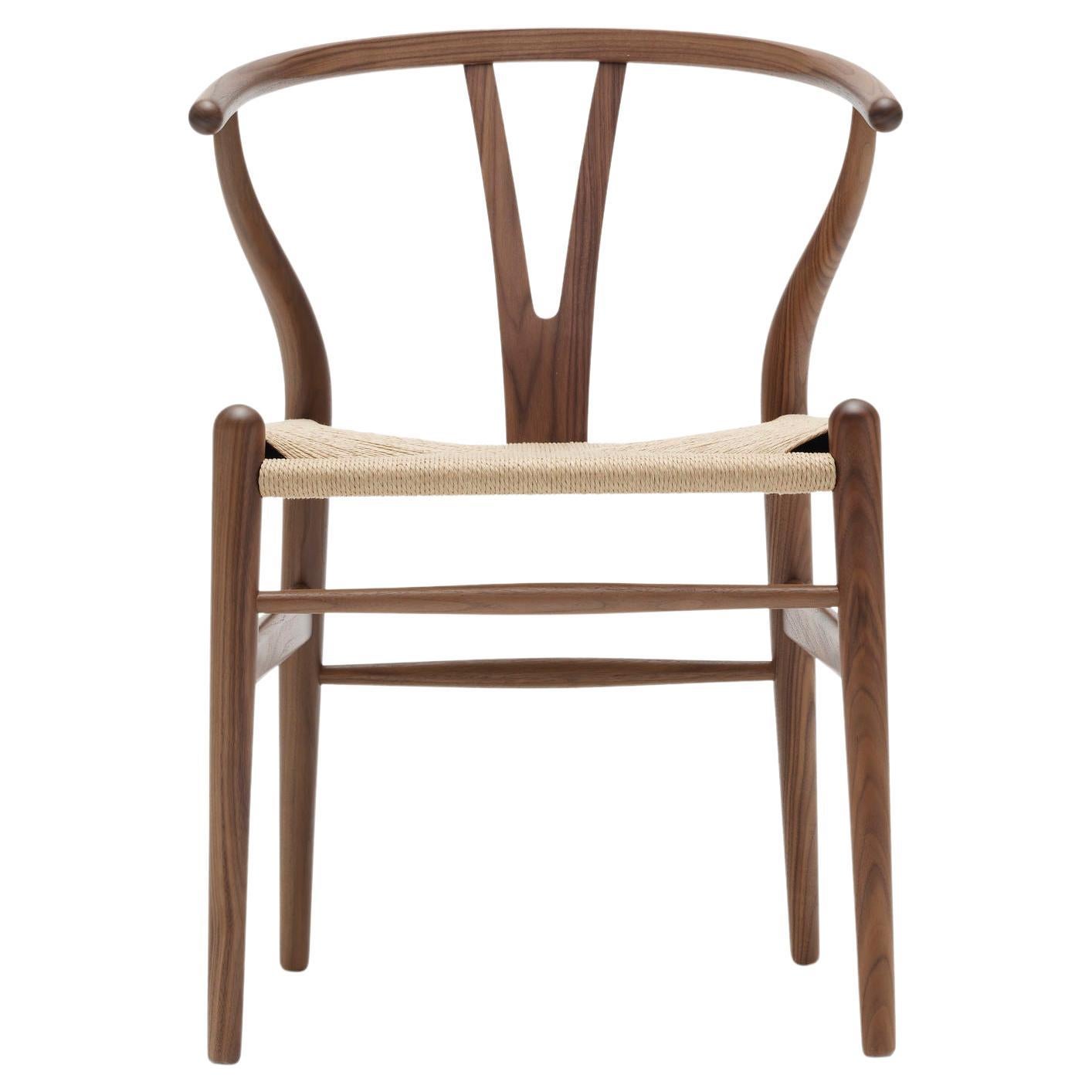 Hans J. Wegner CH24 Wishbone Chair Nussbaumöl Natural Papercord für Carl Hansen