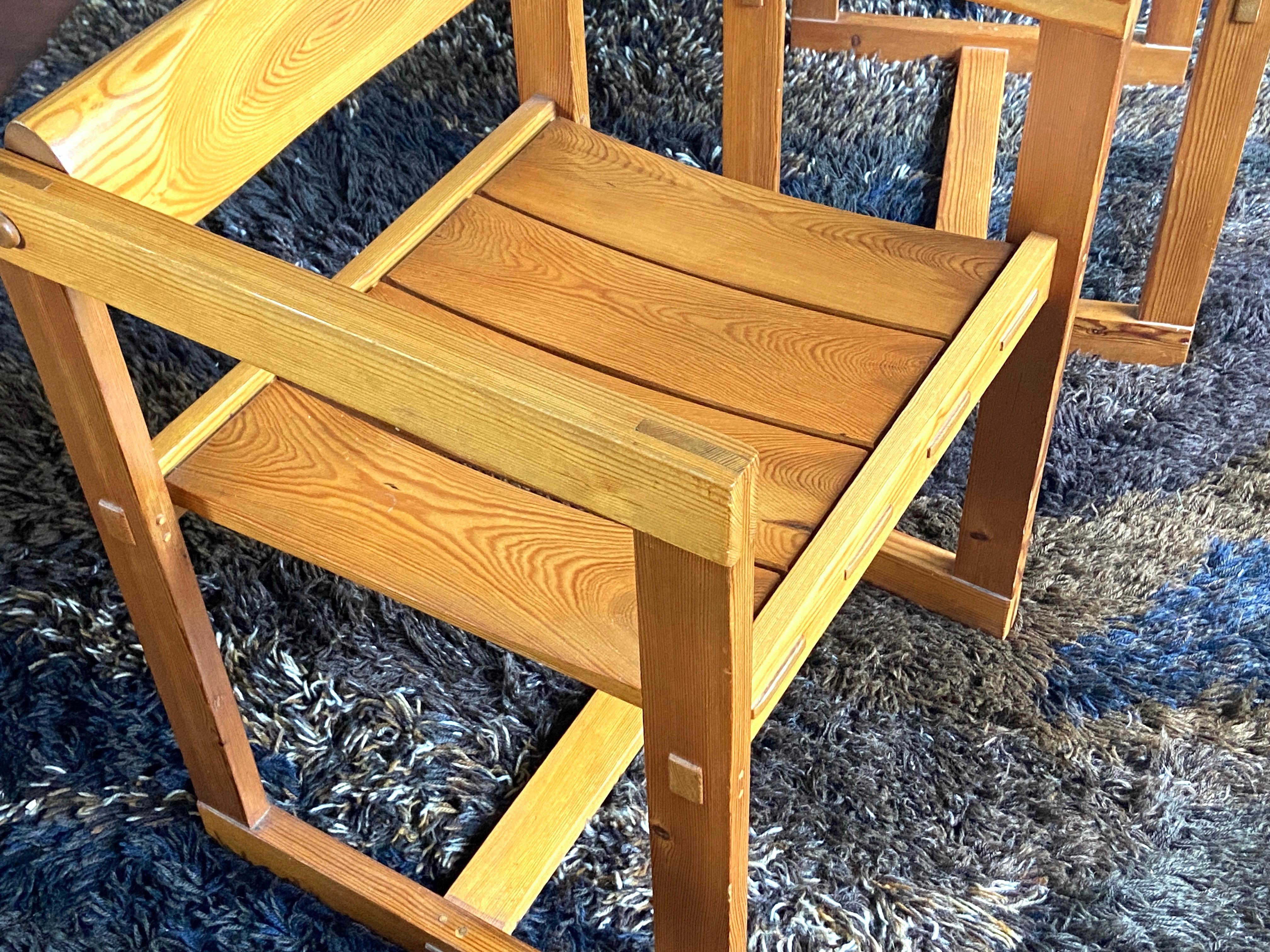 Milieu du XXe siècle Ensemble de quatre chaises de salle à manger de la série Trybo, modèle 313, datant des années 1960 - Norvège en vente