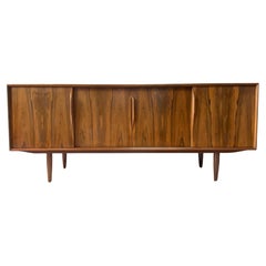 Credenza danese di metà secolo in palissandro brasiliano di Gunni Omann per AM Mobler