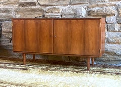 Mid century 1960's Danish rosewood credenza cabinet - Poul Hundevad