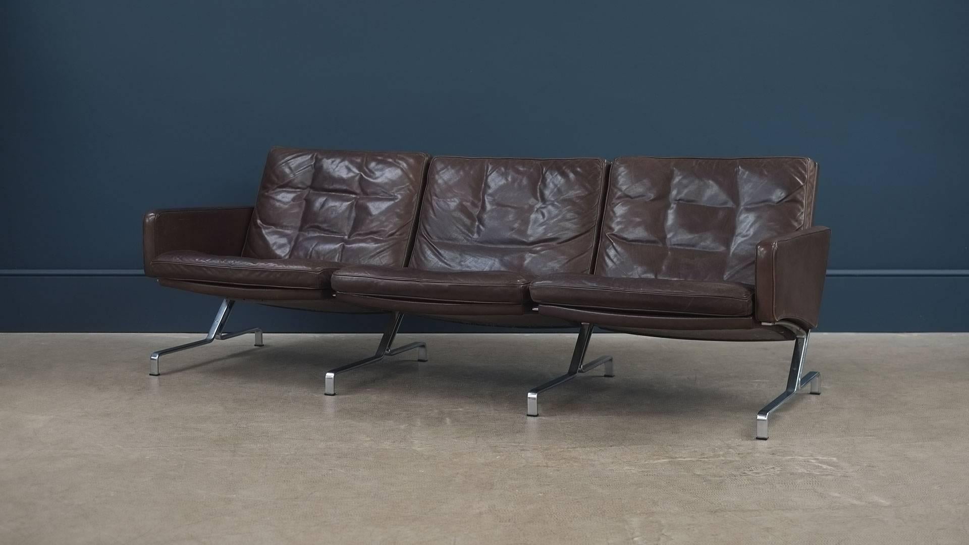 Amazing and very rare architectural sofa in steel and leather designed by Jorgen Kastholm for Alfred Kill, 1965. Super elegant and comfortable sofa with perfect patina. Staggering leather.