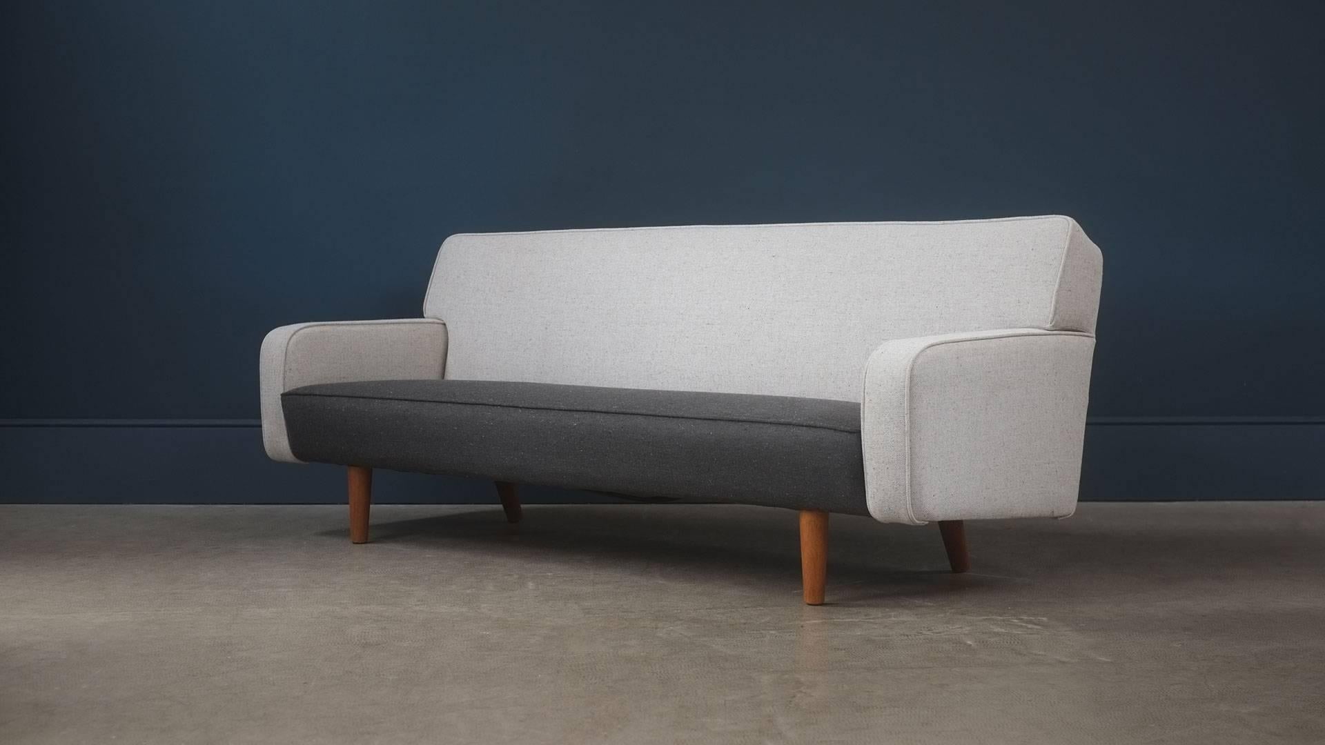 Scandinavian Modern Hans Wegner Ap 33 Sofa