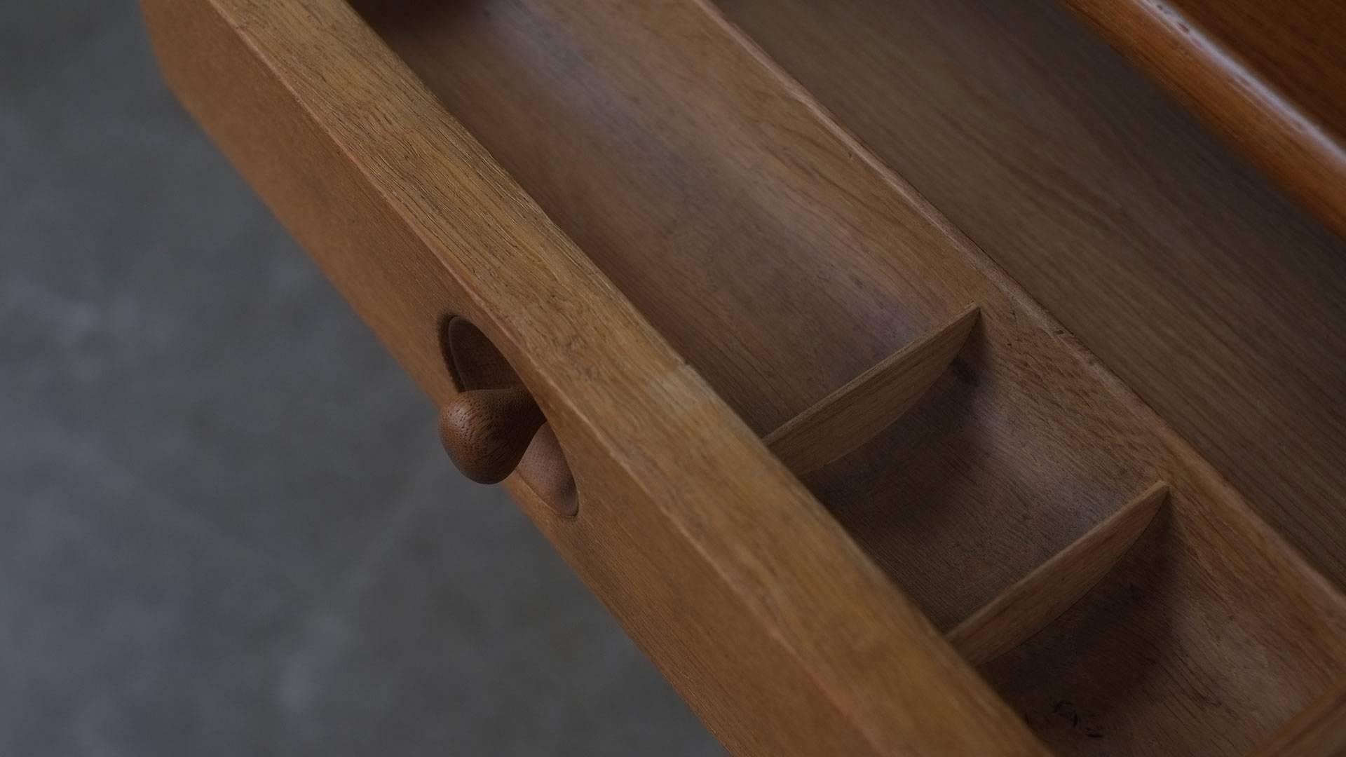 Hans Wegner Oak Desk In Good Condition In Epperstone, Nottinghamshire