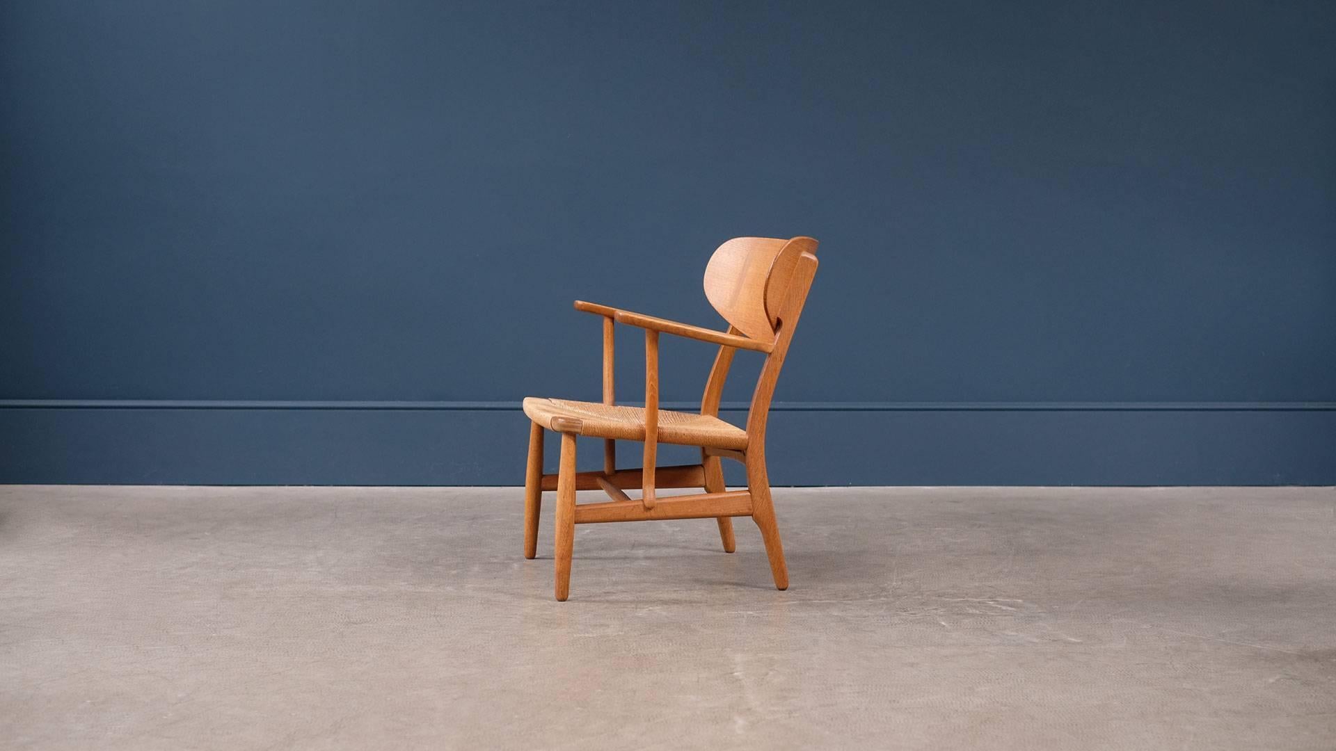 Hans Wegner CH22 Chair In Good Condition In Epperstone, Nottinghamshire