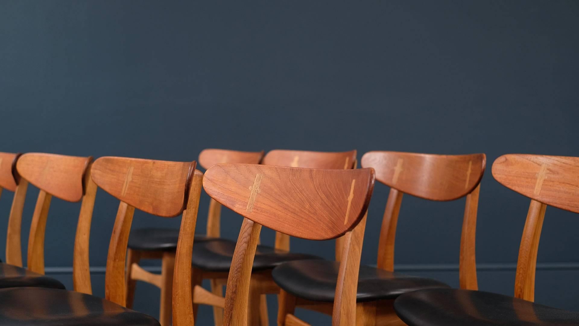 Scandinavian Modern Set of Eight Hans Wegner CH30 Chairs