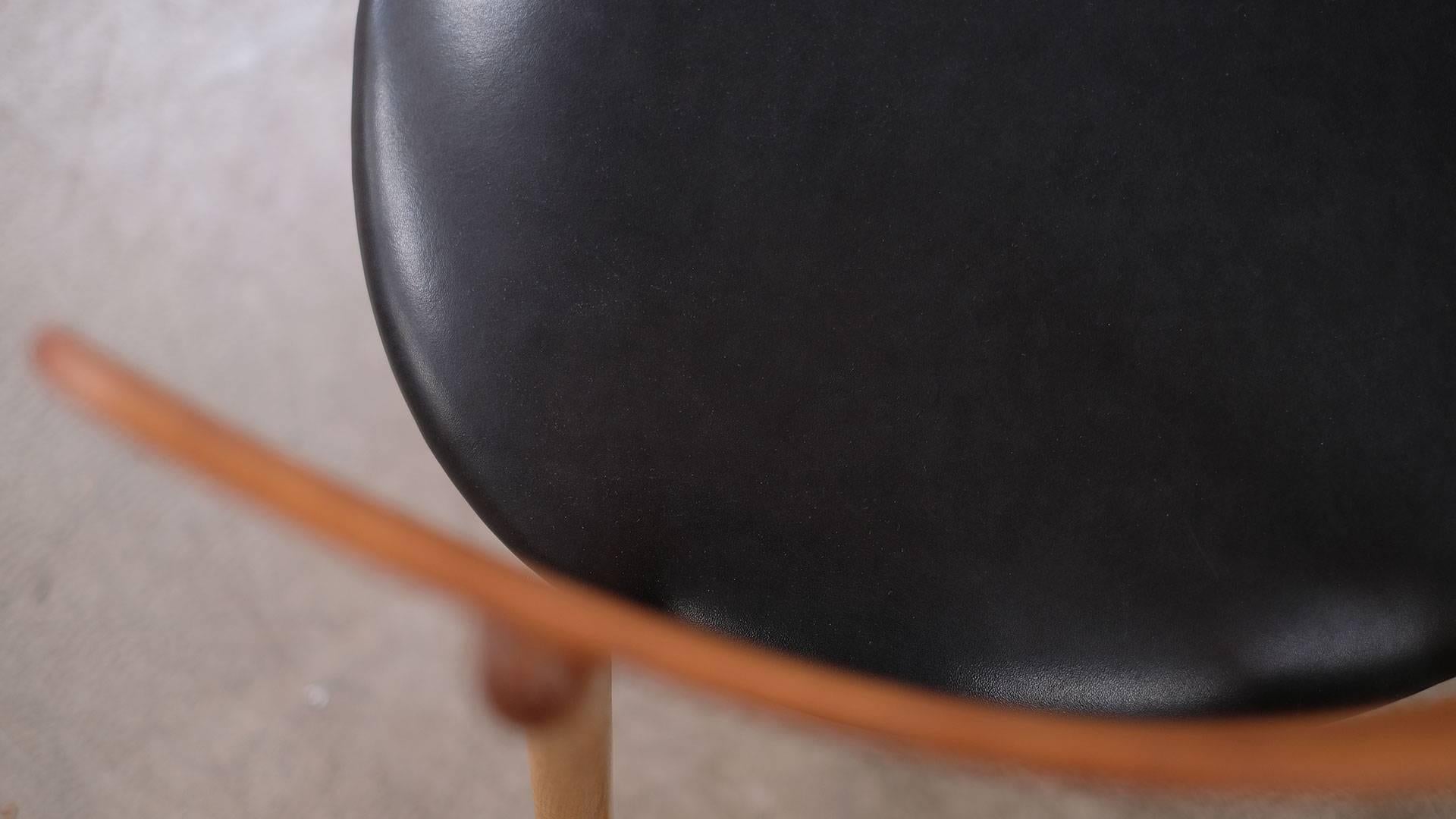 Set of Eight Hans Wegner CH30 Chairs 4
