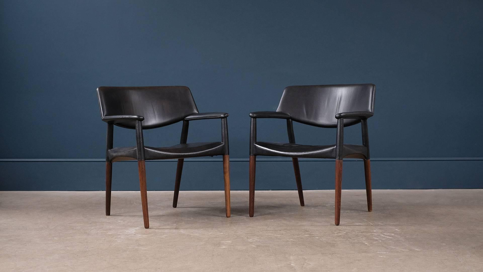 Scandinavian Modern Ejner Larsen & Aksel Bender Madsen Chairs