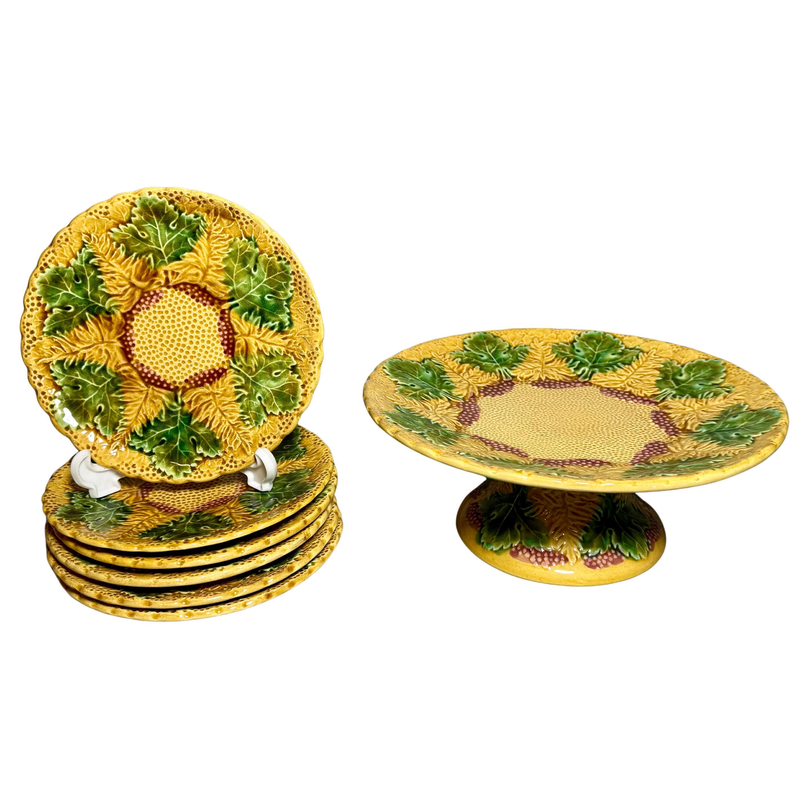 Art Nouveau Vintage Majolica 1 centre piece/fruit stand and 6 plates
