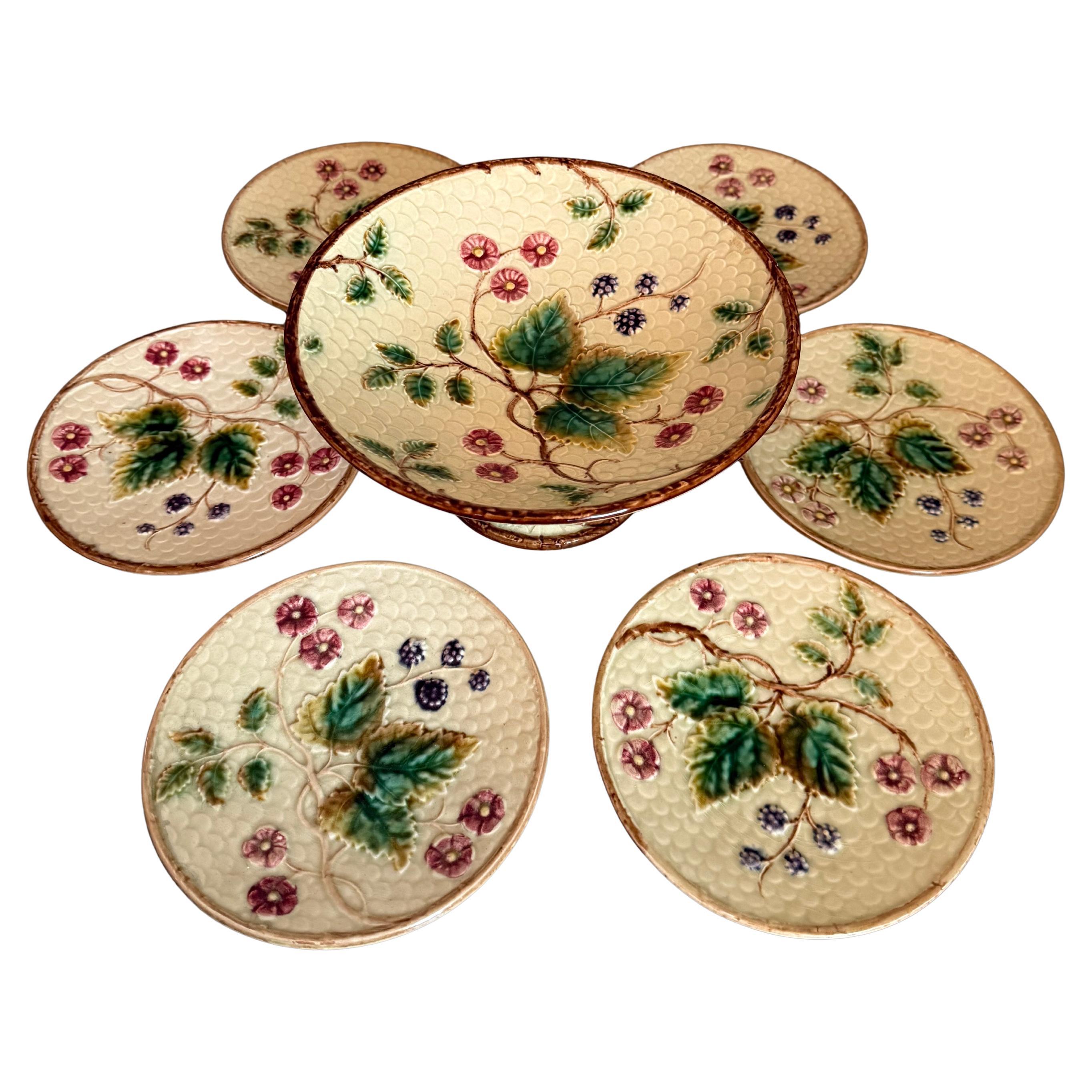Jugendstil Majolika Brombeeren Sieben Stück Rörstrand Schweden 1910 im Angebot