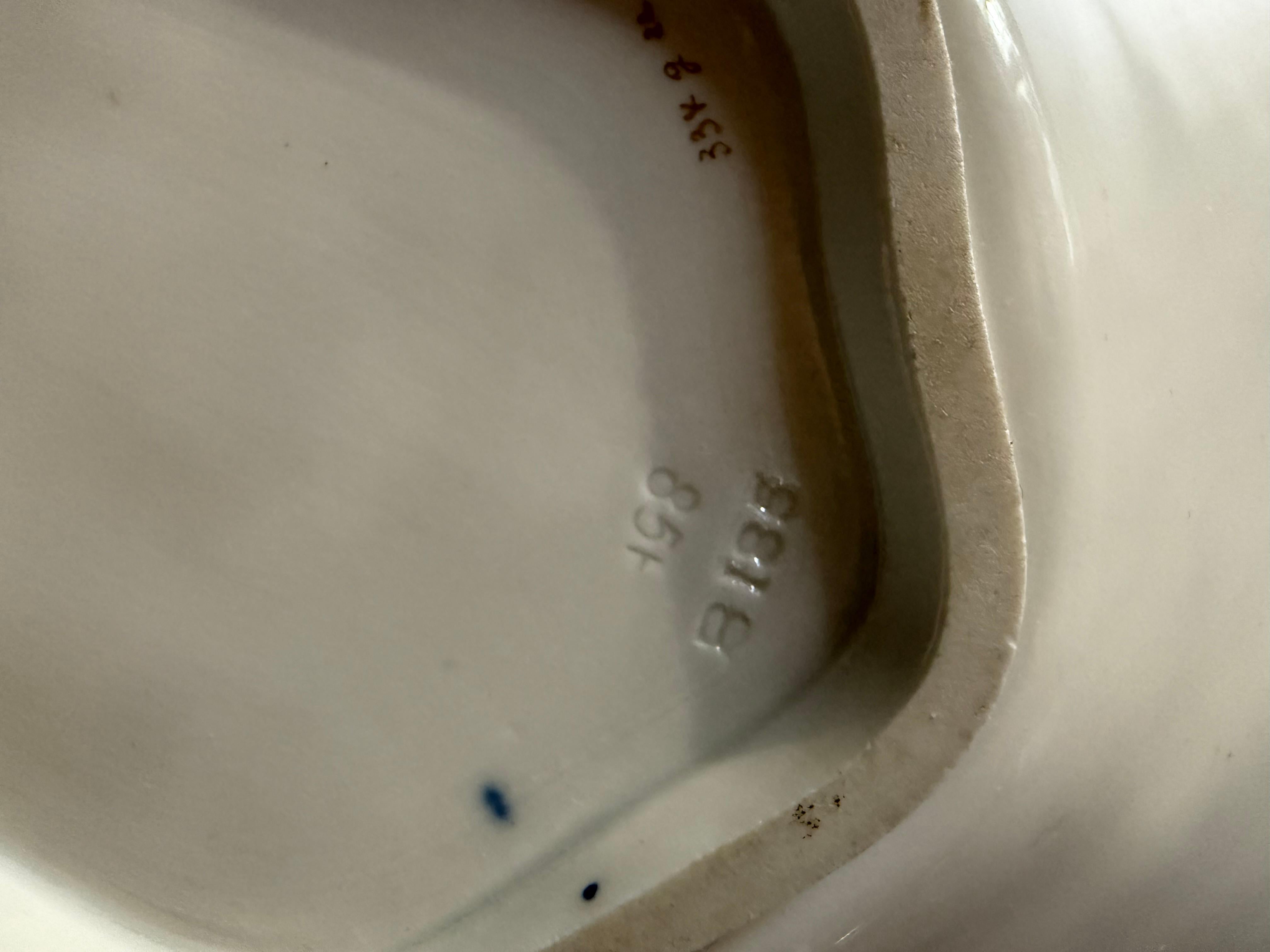 Rococo Meissen B Form Serving Dish Bowl Cobalt Gold For Sale 4