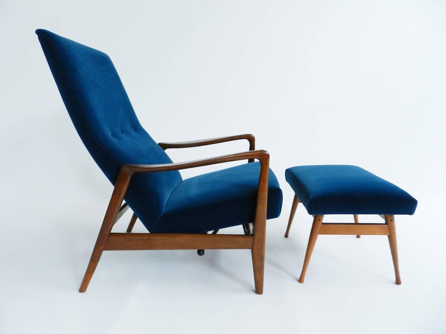 Italian Lounge Chair Model 829 Selected by Gio Ponti for Hotel Parco dei Principi