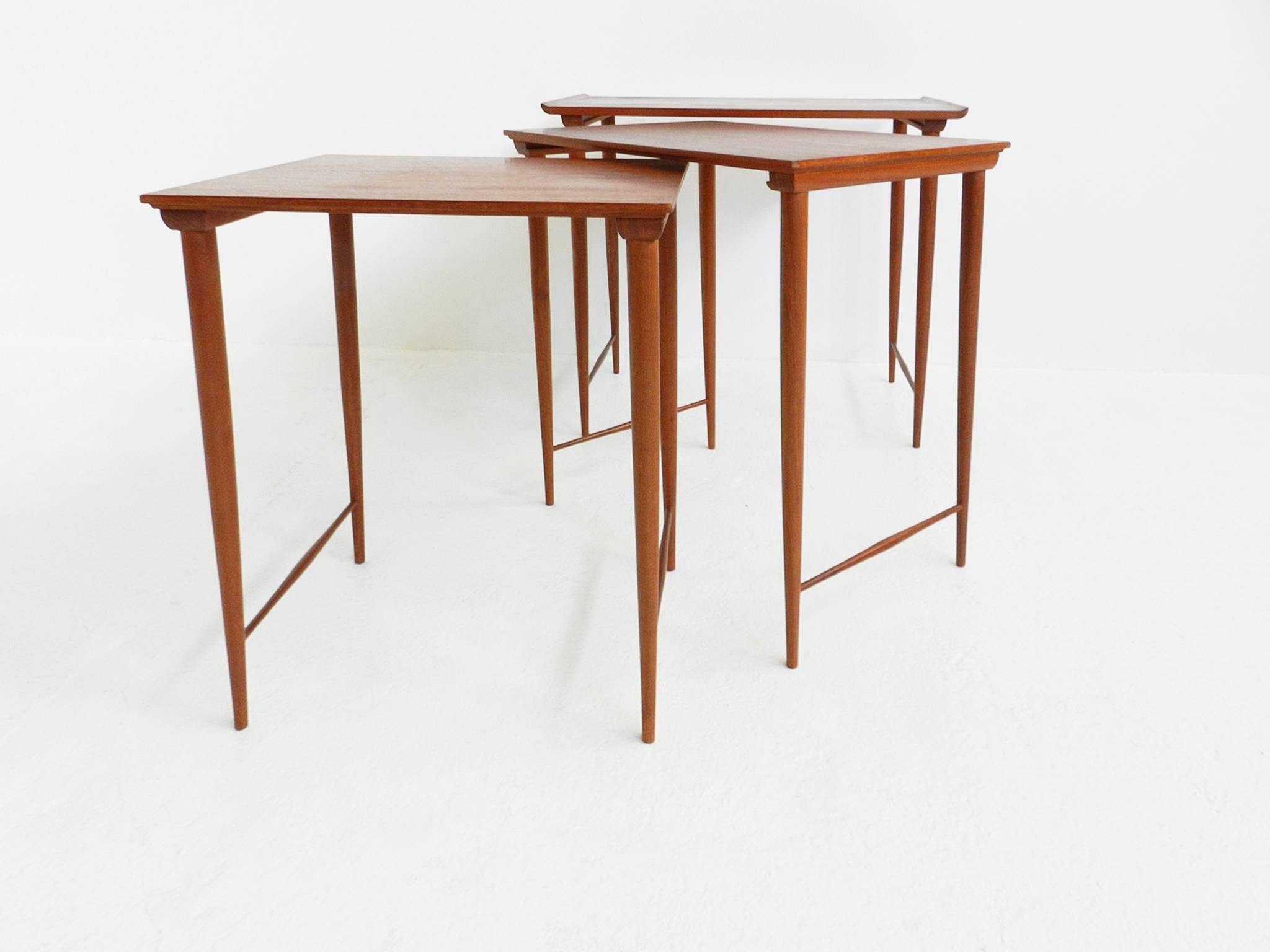 Set of Three Super Elegant Teak Nesting Side Tables by Grete Jalk In Excellent Condition For Sale In Morbio Inferiore, CH