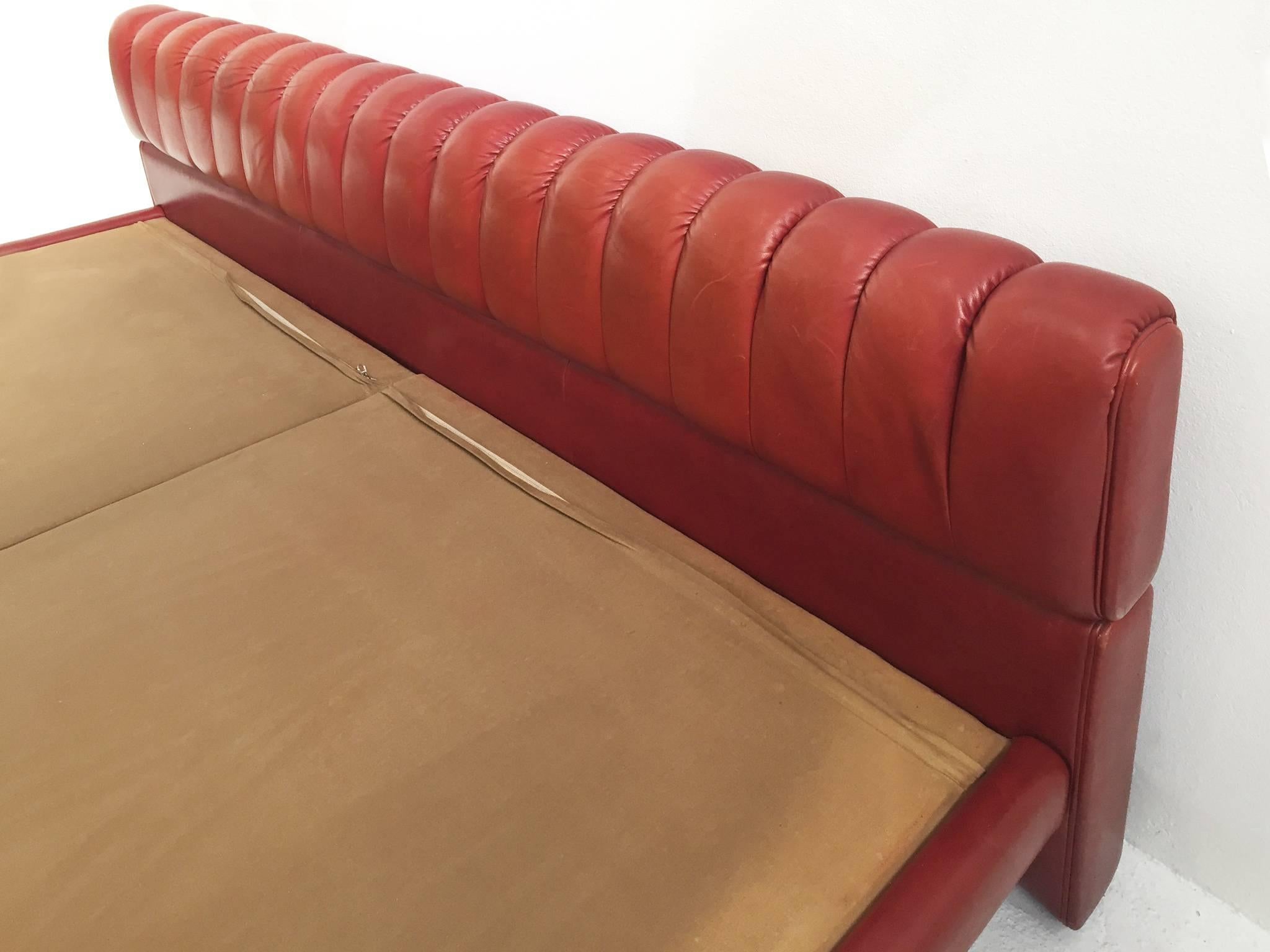 Mid-Century Modern Patina Leather Bed, Luigi Massoni 1972, Poltrona Frau