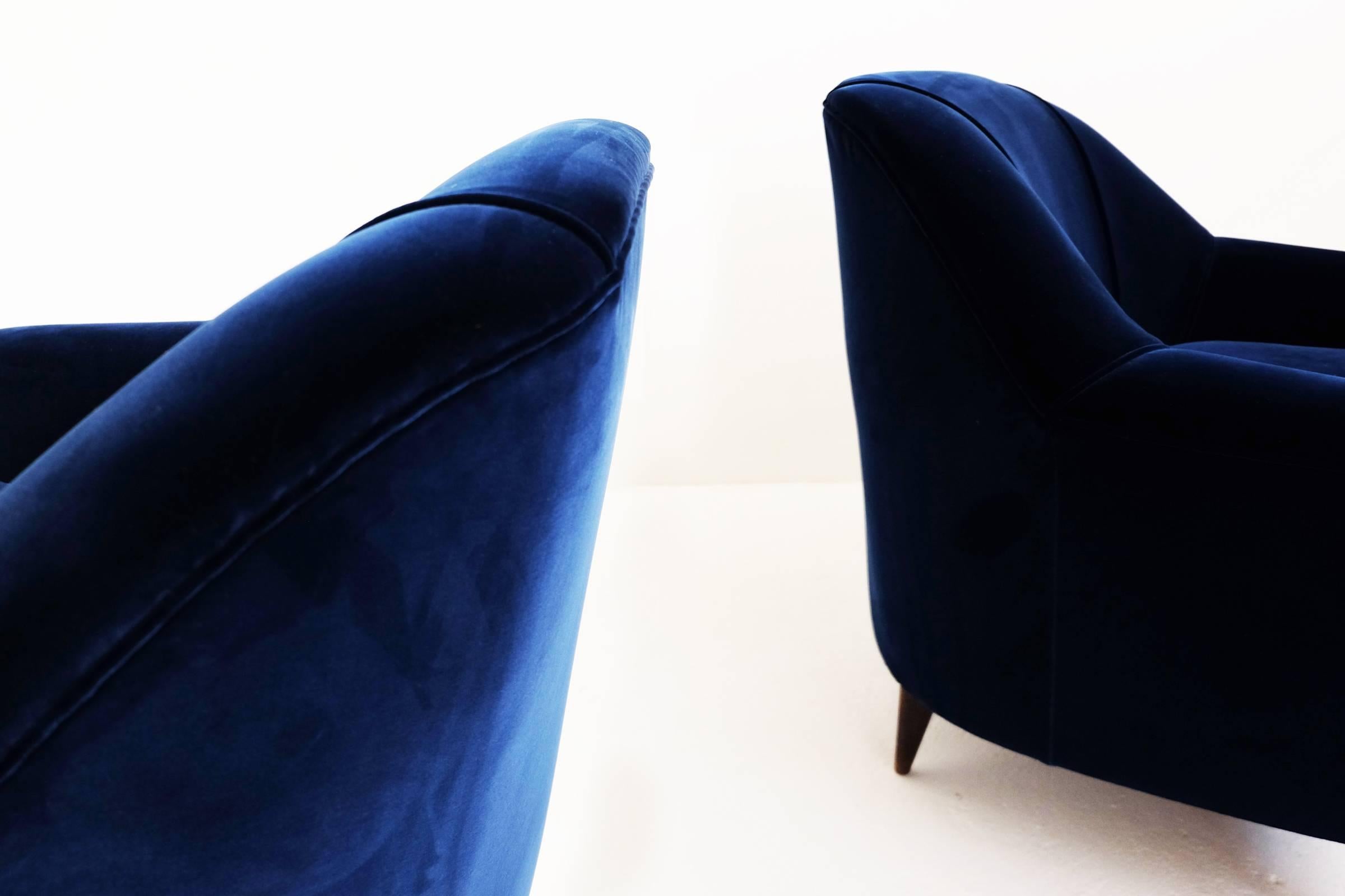Mid-Century Modern Ico Parisi, Rare Pair of Deep Blue Velvet Armchairs, circa 1950