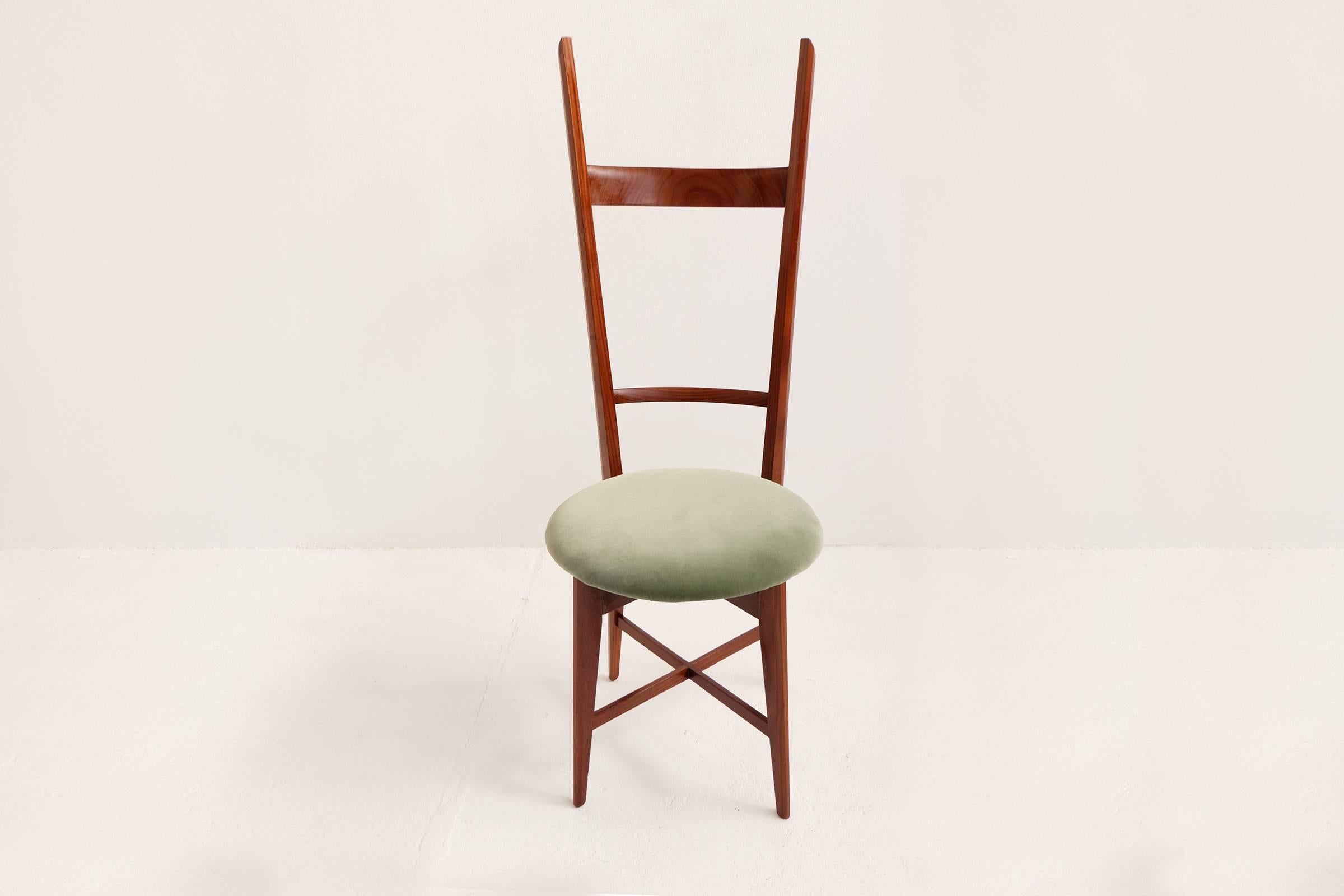 Mid-20th Century Elegant Pair of Entrance Chairs