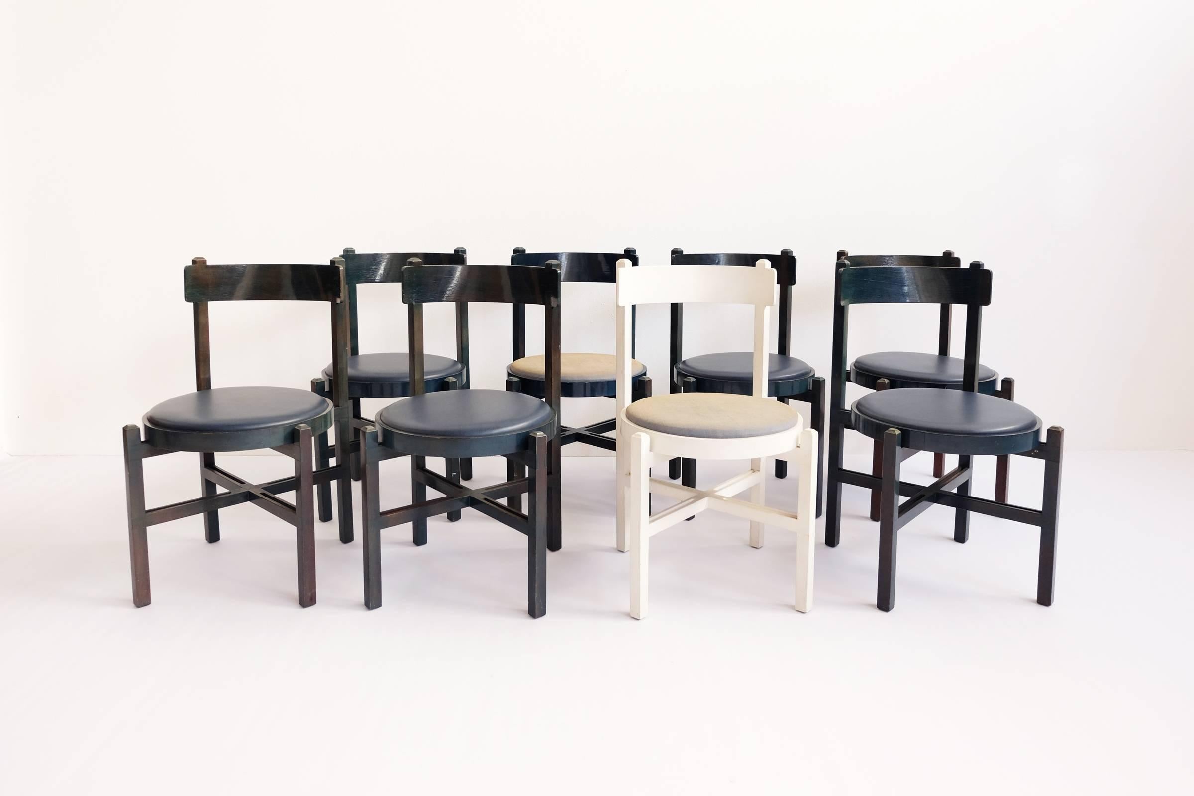 Chairs by a renovated and furnished house in Lenno, Como Lake made by Ico & Luisa Parisi,
1962.

Material:
Lacquered wood, skai, fabric

Dimension
42 x 50 x seating HT. 45 cm
Total HT. 79 cm.