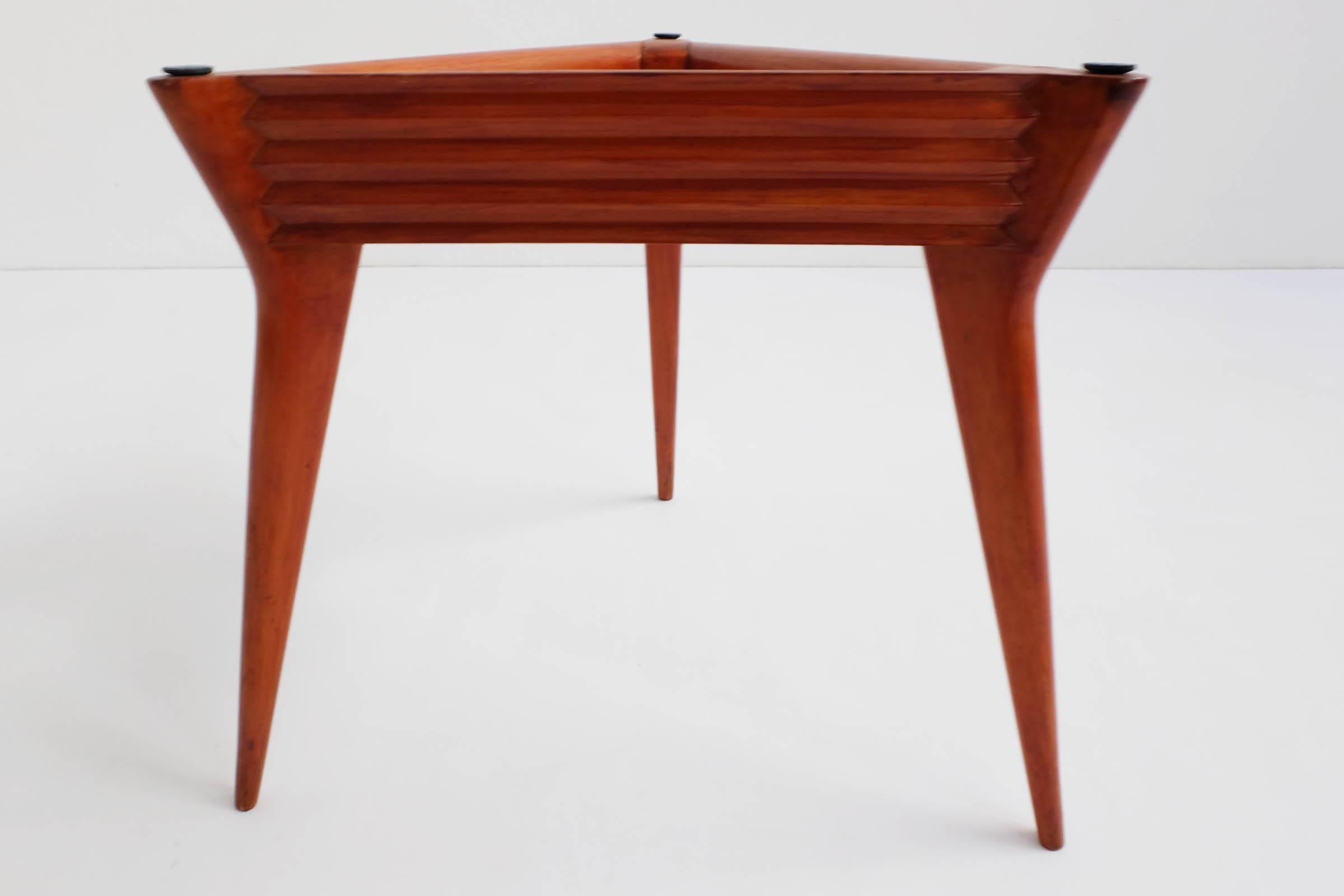 Mid-20th Century Sculptural Coffee Table Ico Parisi Style, Italy, circa 1950 For Sale