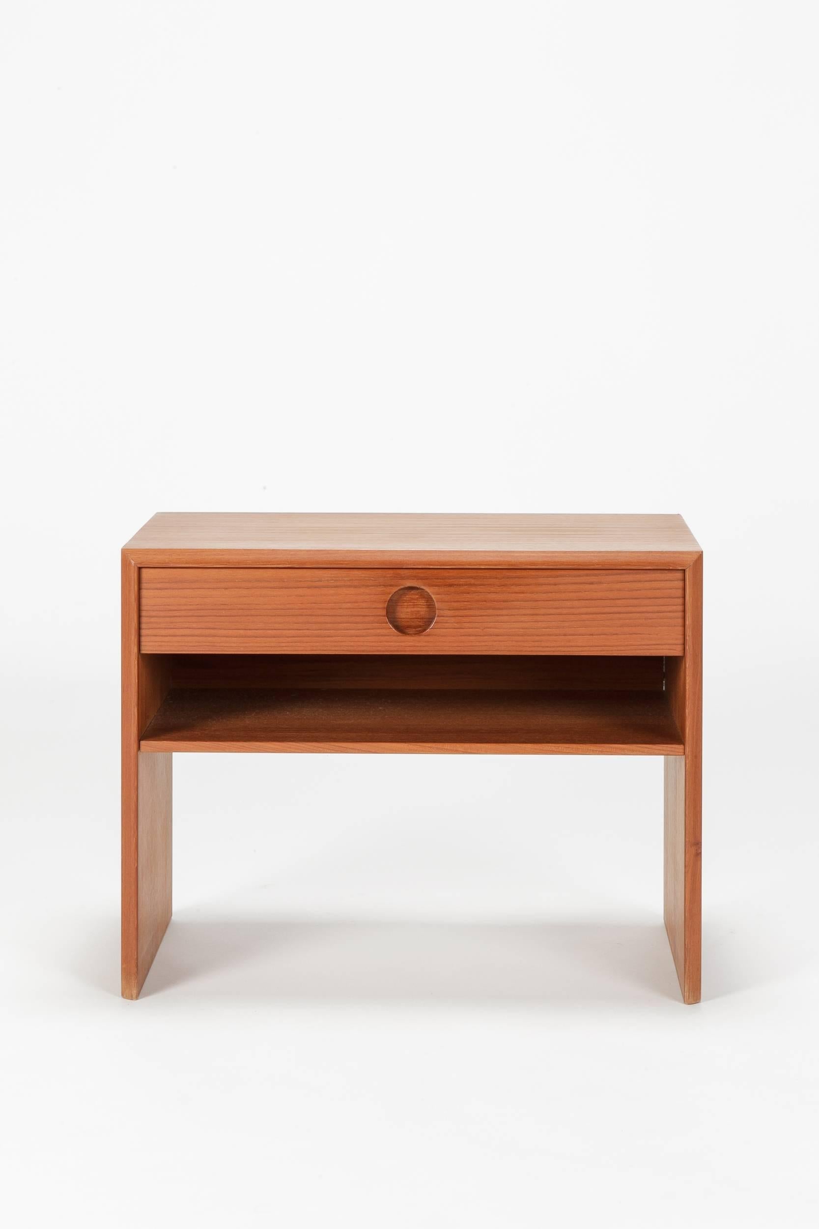 Incredibly well-made nightstand by Kai Kristiansen, manufactured in the late 1960s by Vildbjerg Möbelfabrik, Denmark . Impressive veneer appearance from one piece of wood that covers the whole surface! Bevelled front edge, small drawer with a round