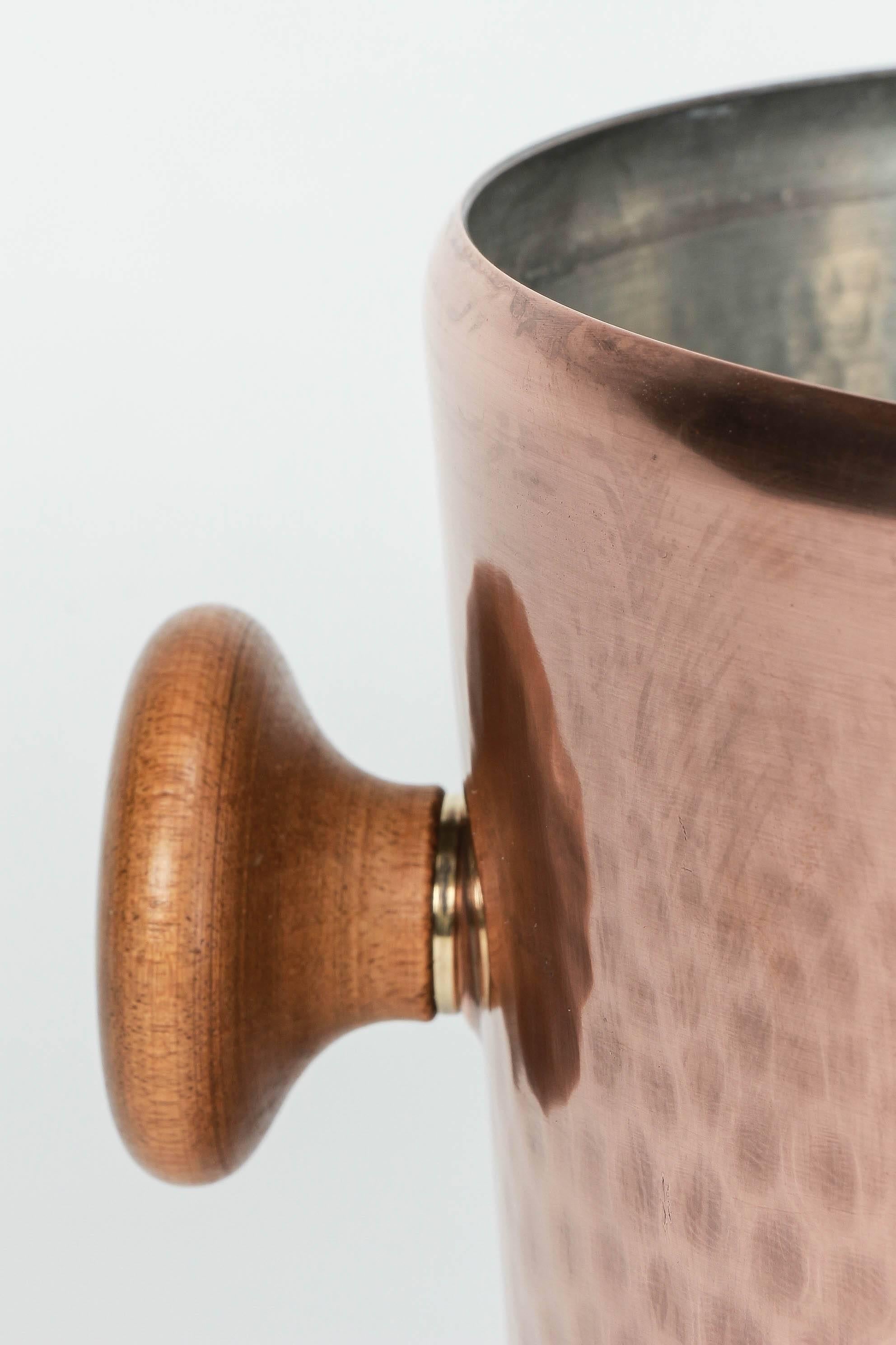 Swiss Copper and Walnut Ice Bucket by Stöckli Netstal, 1950 In Excellent Condition In Basel, CH