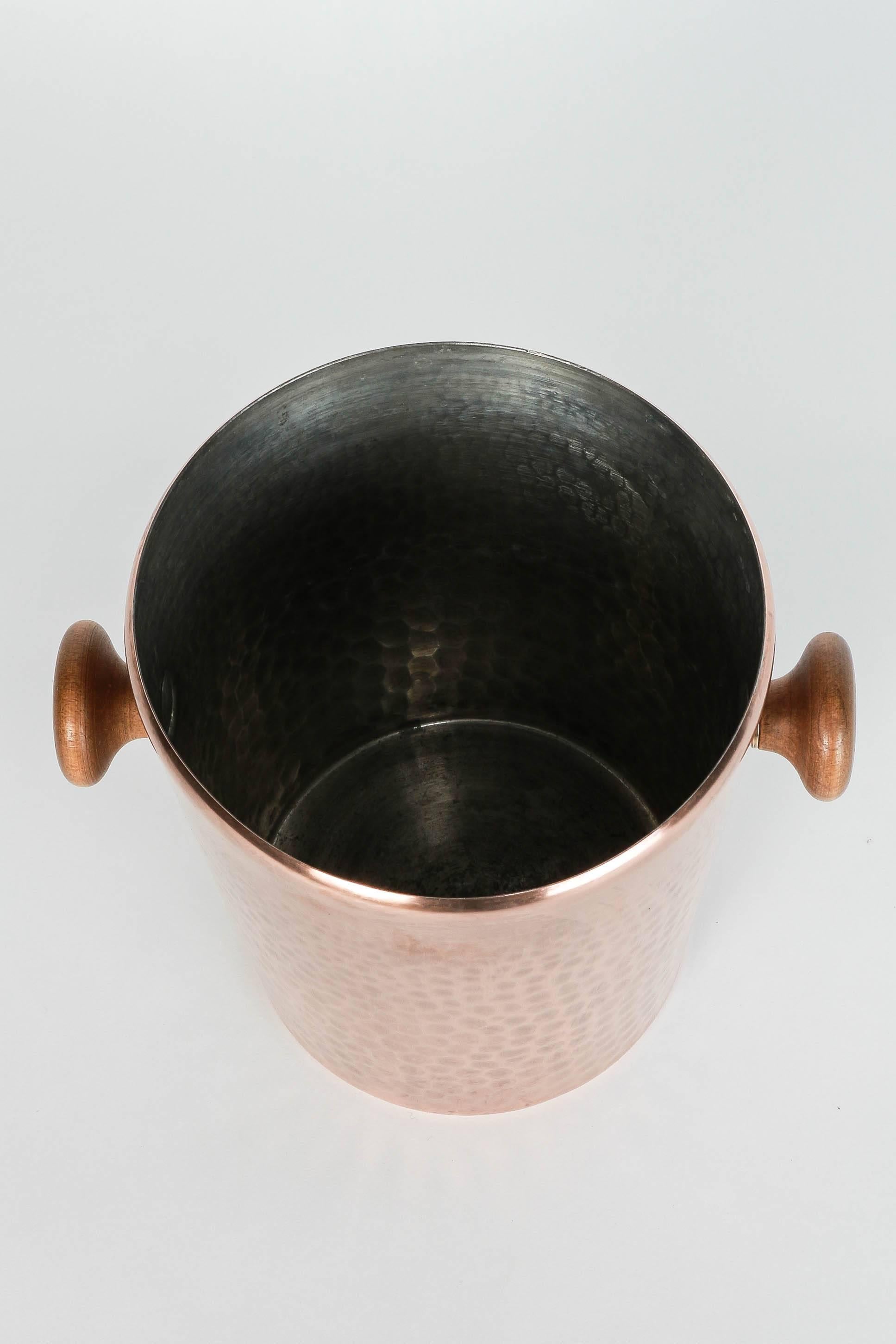 Mid-Century Modern Swiss Copper and Walnut Ice Bucket by Stöckli Netstal, 1950