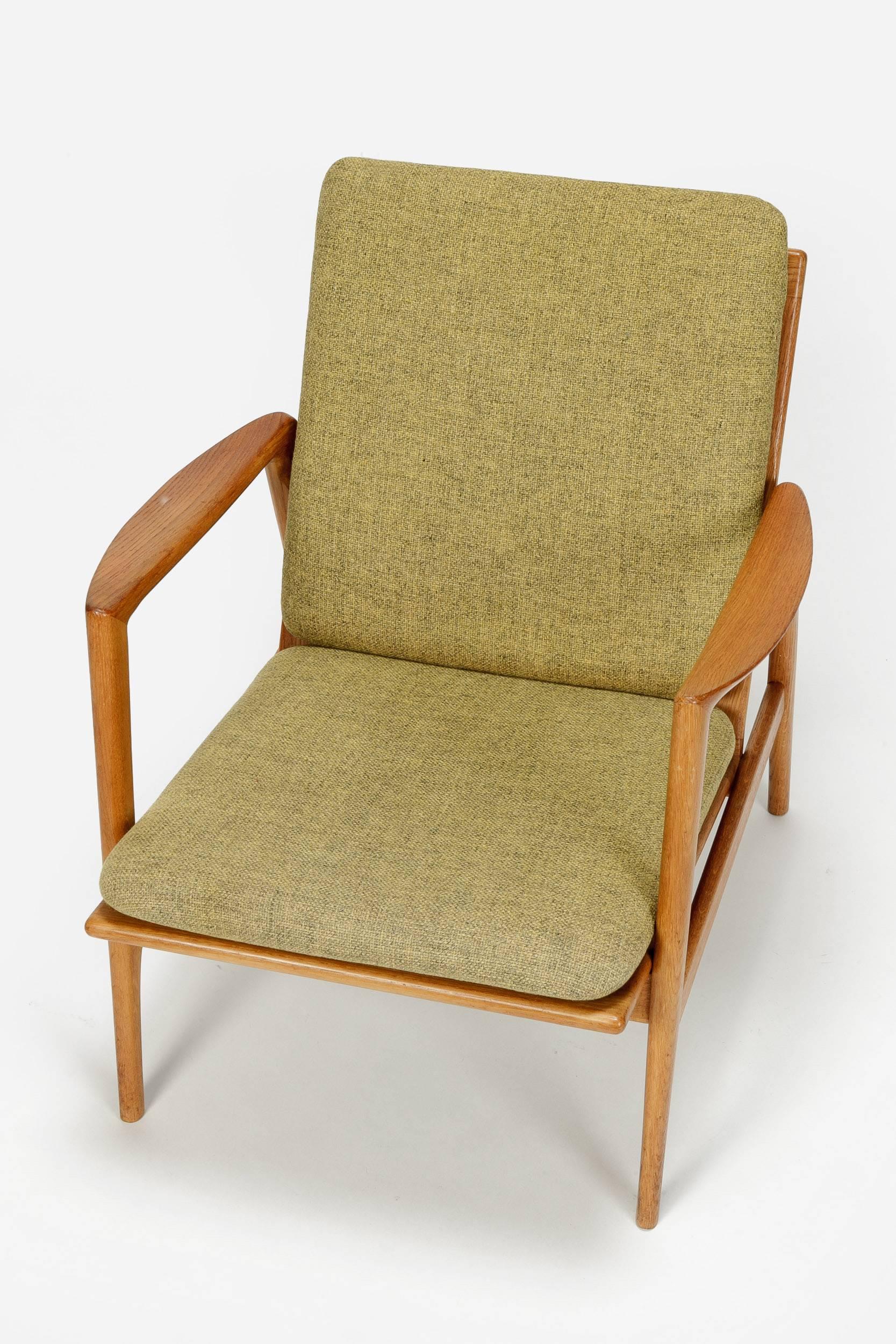 Mid-20th Century Pair of Hans Olsen Oak Lounge Chairs by Juul Kristiansen, 1950s