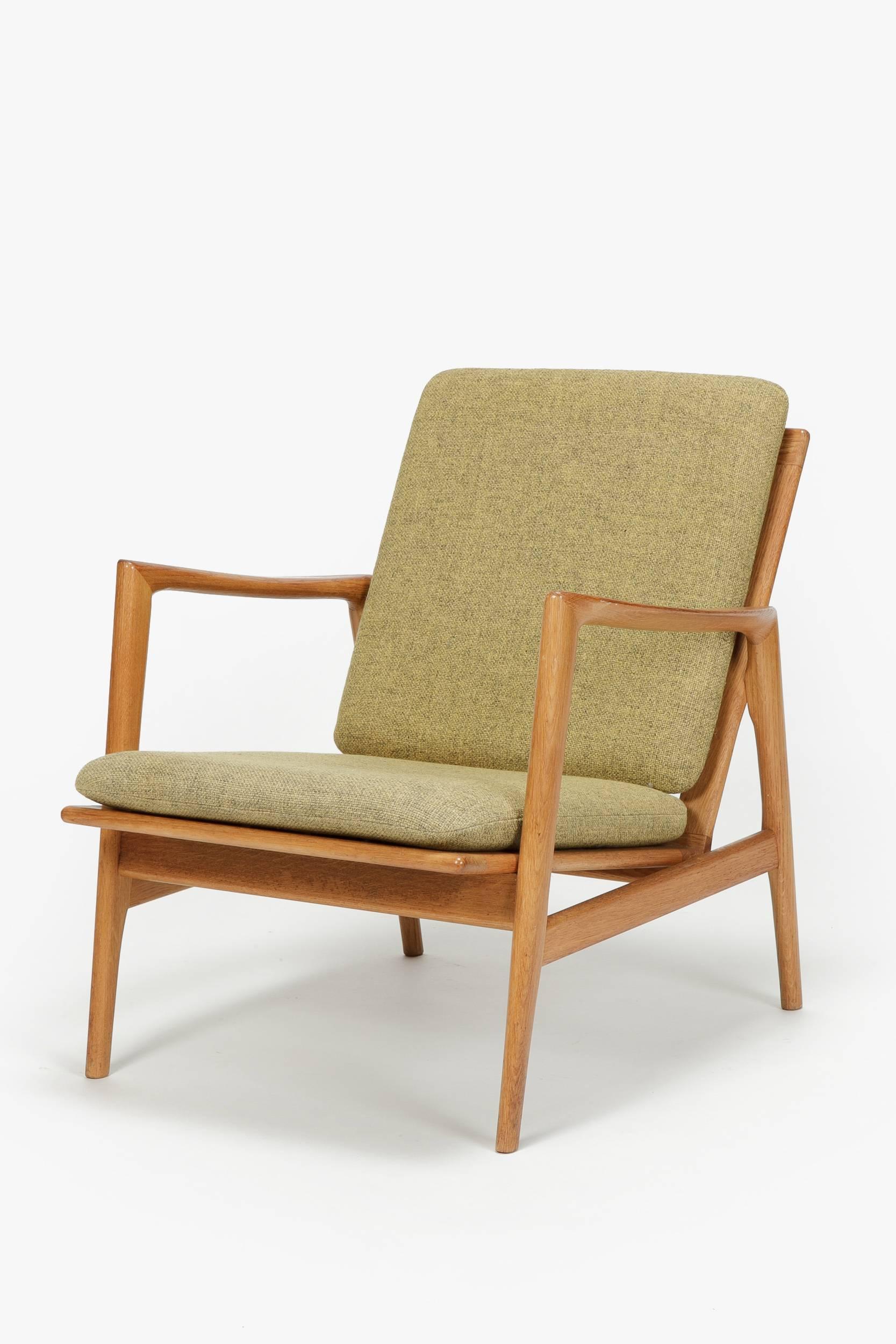 Mid-Century Modern Pair of Hans Olsen Oak Lounge Chairs by Juul Kristiansen, 1950s