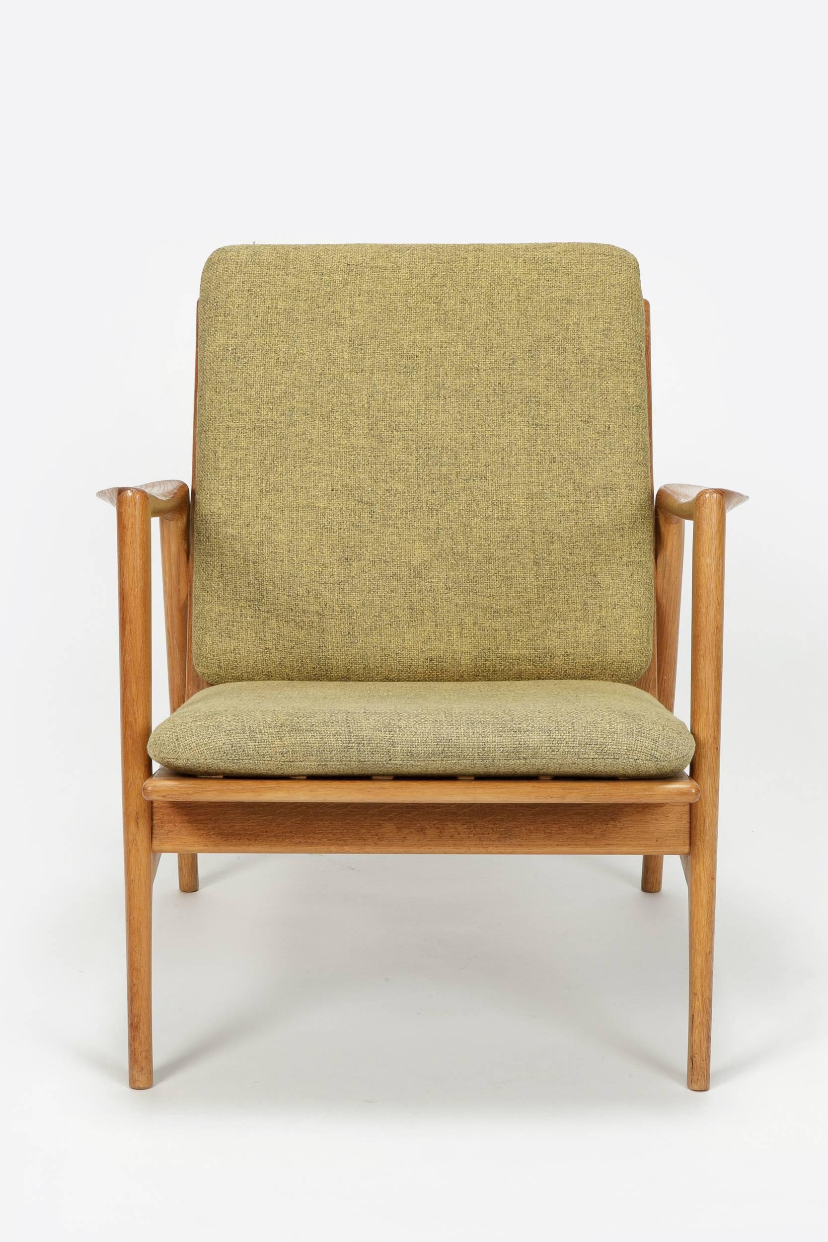 Danish Pair of Hans Olsen Oak Lounge Chairs by Juul Kristiansen, 1950s