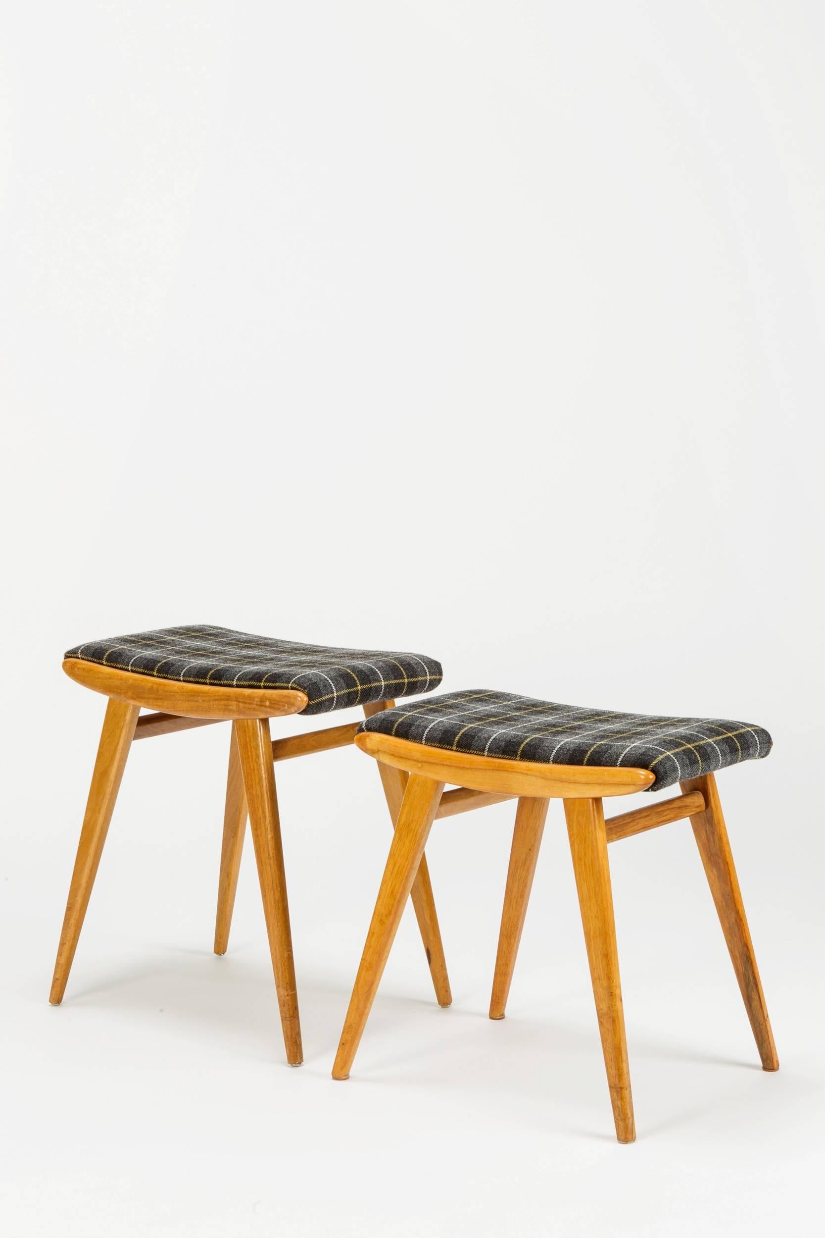 Mid-Century Modern Pair of Walnut Stools by Jens Risom for H.G. Knoll, 1940s