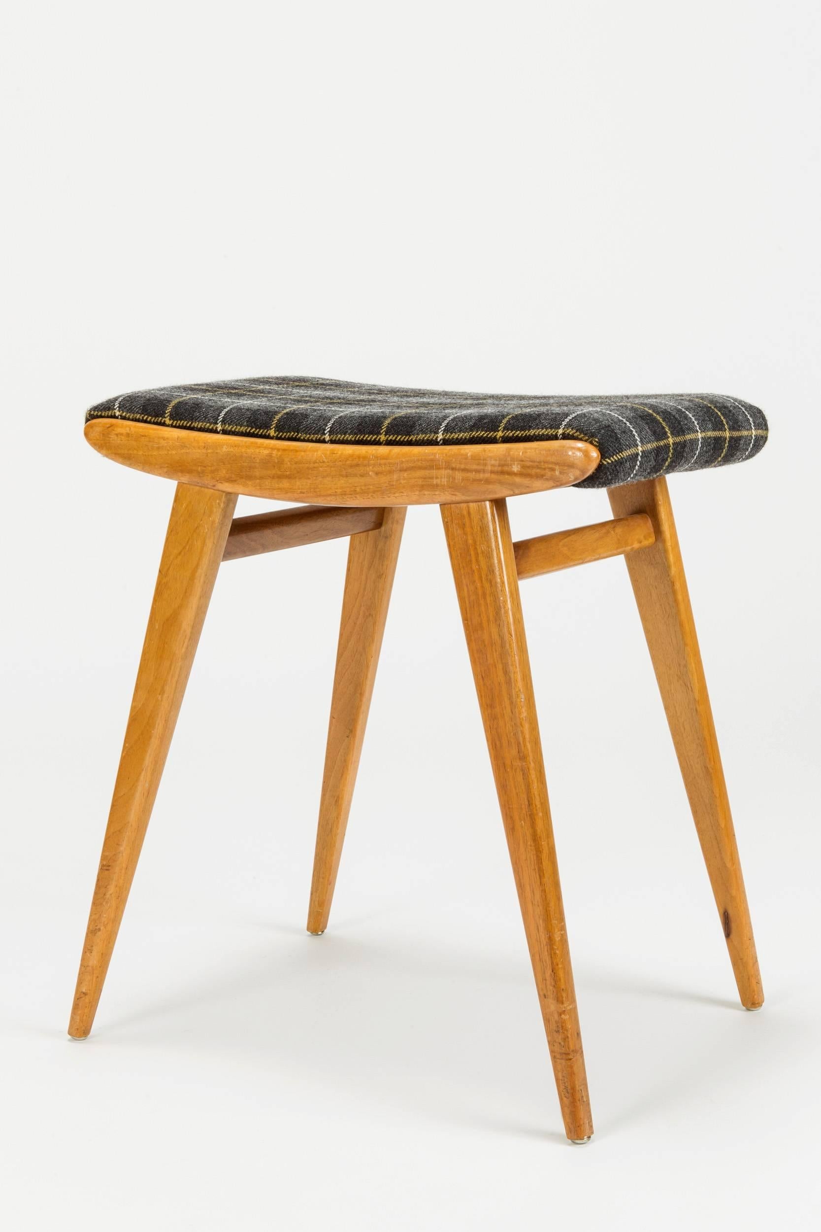 Mid-20th Century Pair of Walnut Stools by Jens Risom for H.G. Knoll, 1940s