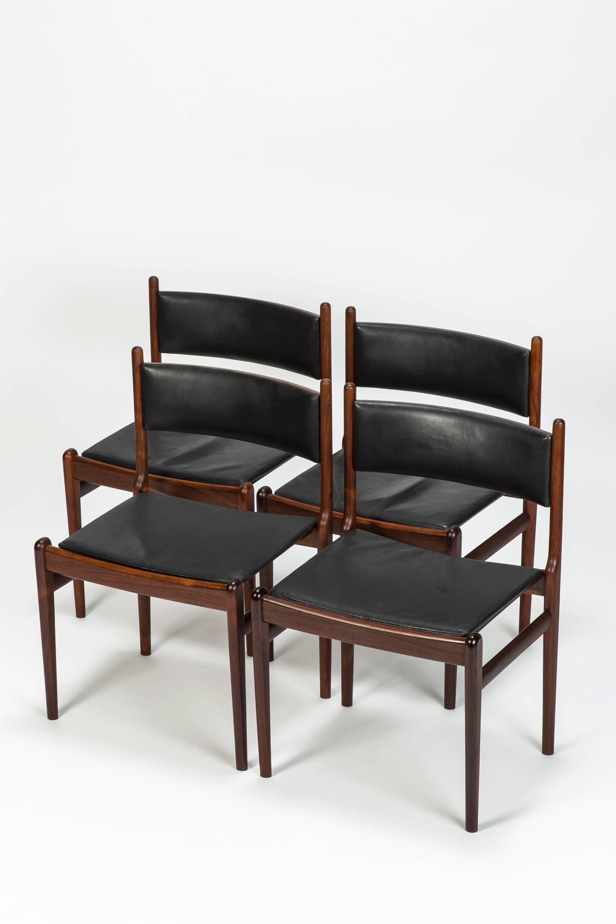 Set of six wonderful and extremely rare Nanna Ditzel dining chairs, manufactured by the renowned cabinetmaker Søren Willadsen in Denmark in the 1960s. Two chairs are with armrests and four without. Organically shaped frame with stunning details, the