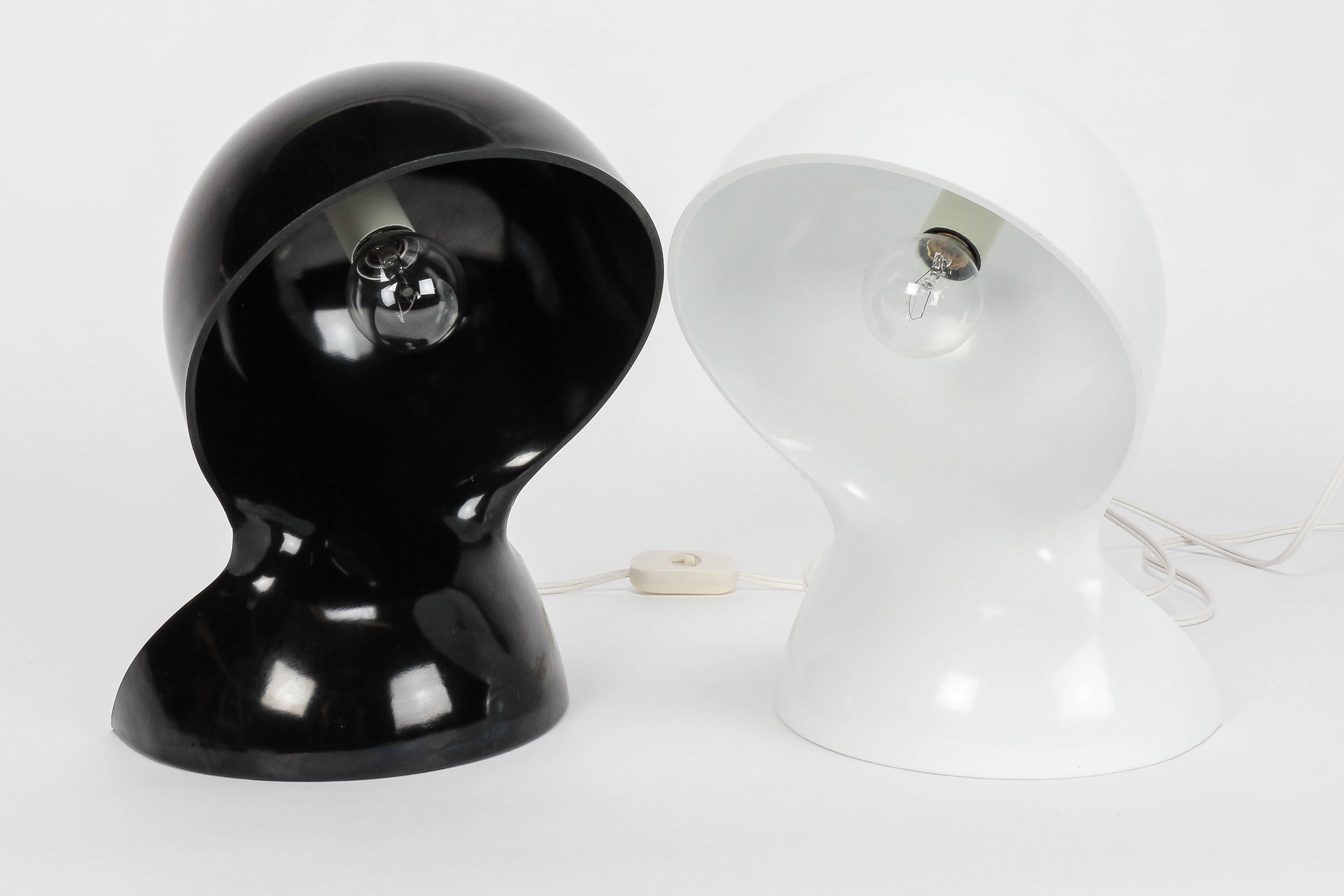 Mid-Century Modern Pair of Dalù Table Lamps Vico Magistretti for Artemide, 1969 For Sale