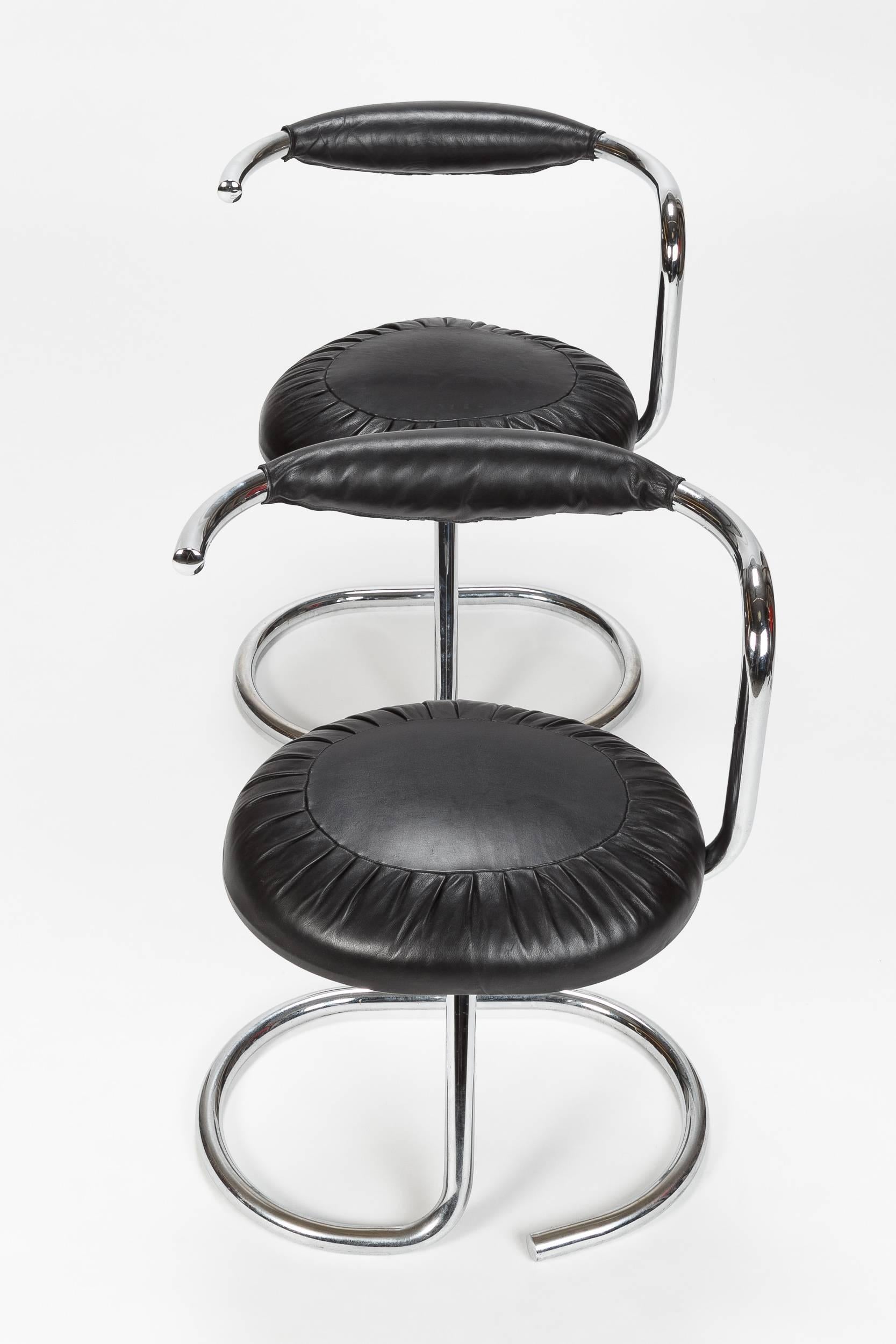 Italian Pair of Giotto Stoppino Cobra Chairs, 1970s For Sale