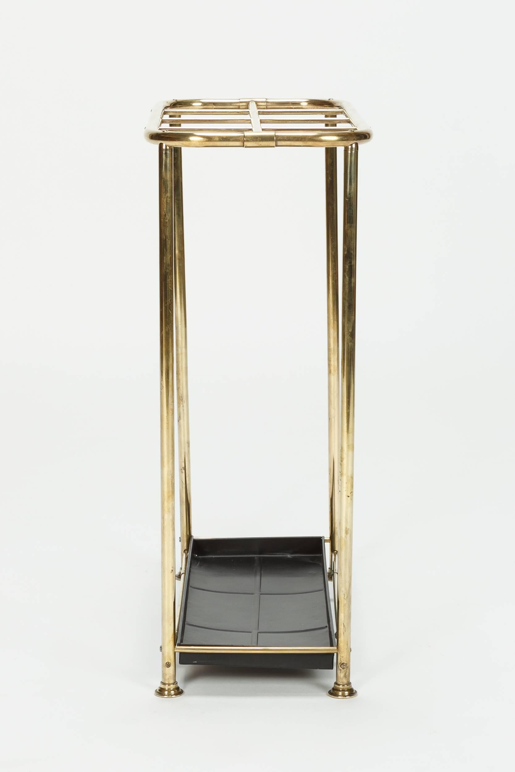 Coming from the Bauhaus school, very high quality handcraft, produced for a big house or a hotel. Fine brass frame with all original parts and a water sink made of metal sheet. Authentical and finely re-polished item.