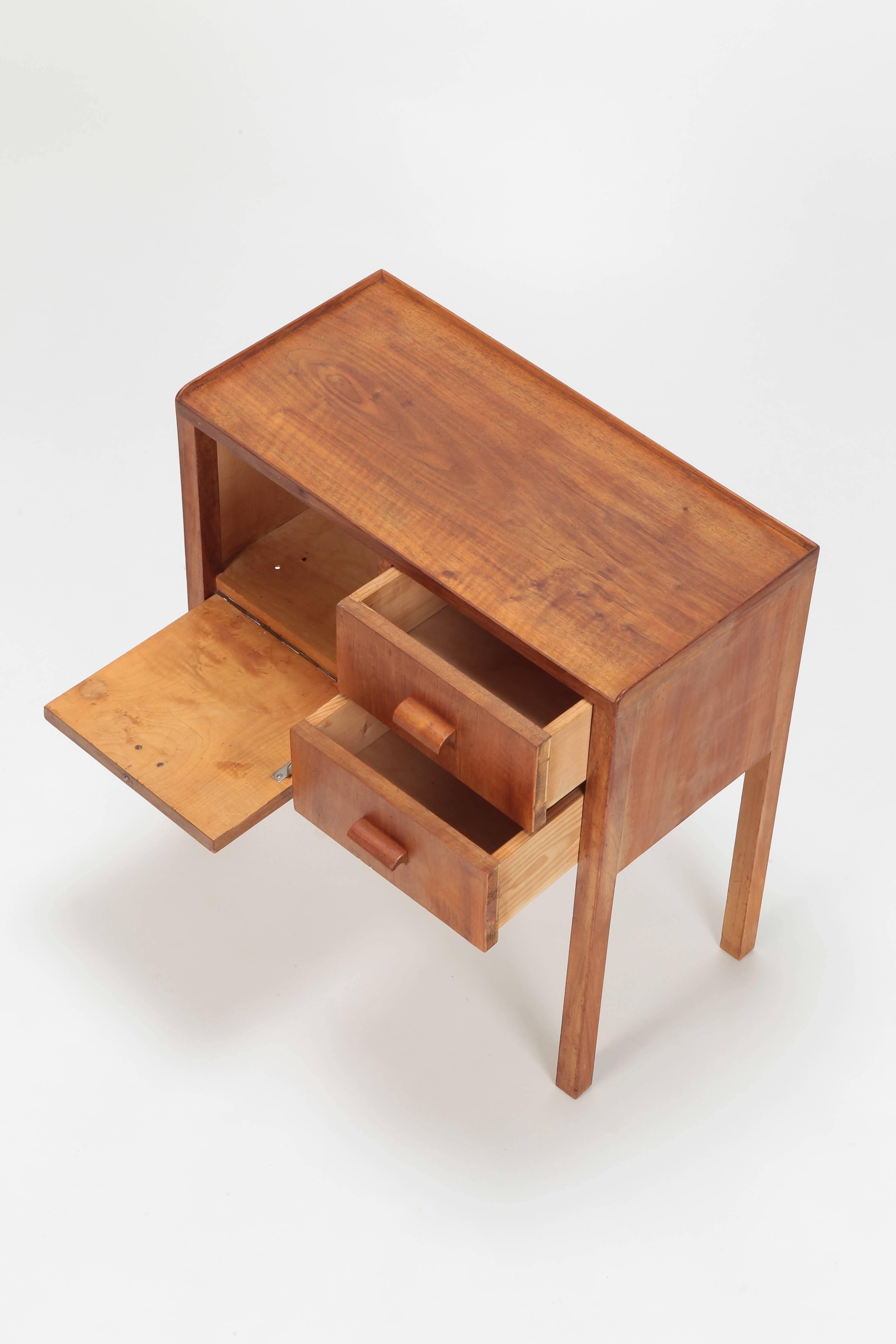 Max Ernst Häfeli birch entrée closet manufactured by Wohnbedarf in the 1940s. Can be used as a bedside table.