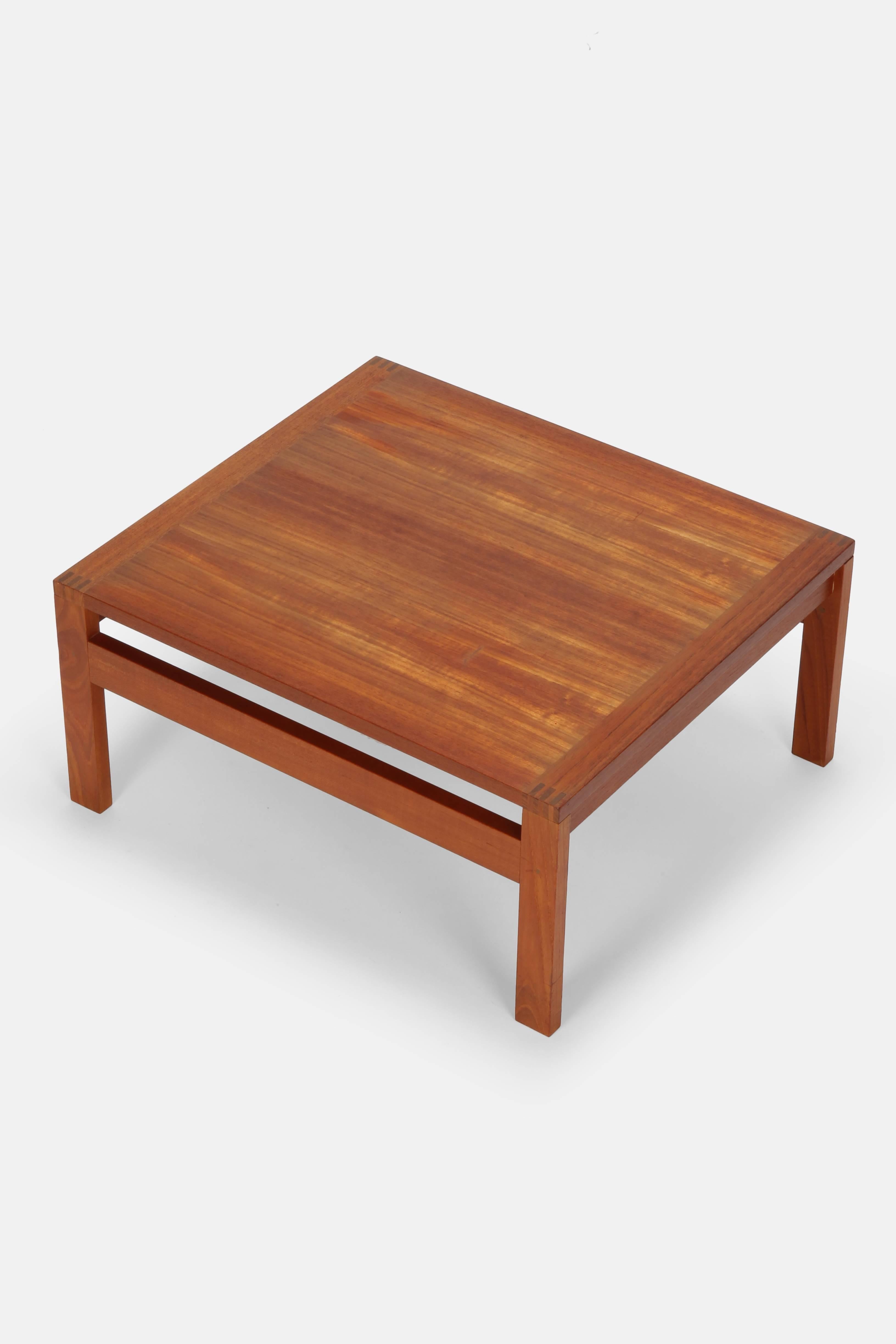 Ole Gjerlov-Knudsen coffee table manufactured by France & Son in the 1960s in Denmark. Solid teak wood shaped in to nice, clear lines with exposed wood joints. Badge from manufacturer on the bottom.