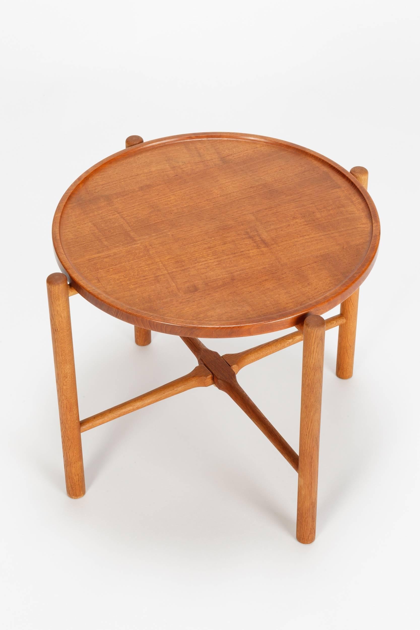 Danish Folding Table by Hans Wegner AT-35 Teak and Oak In Excellent Condition In Basel, CH