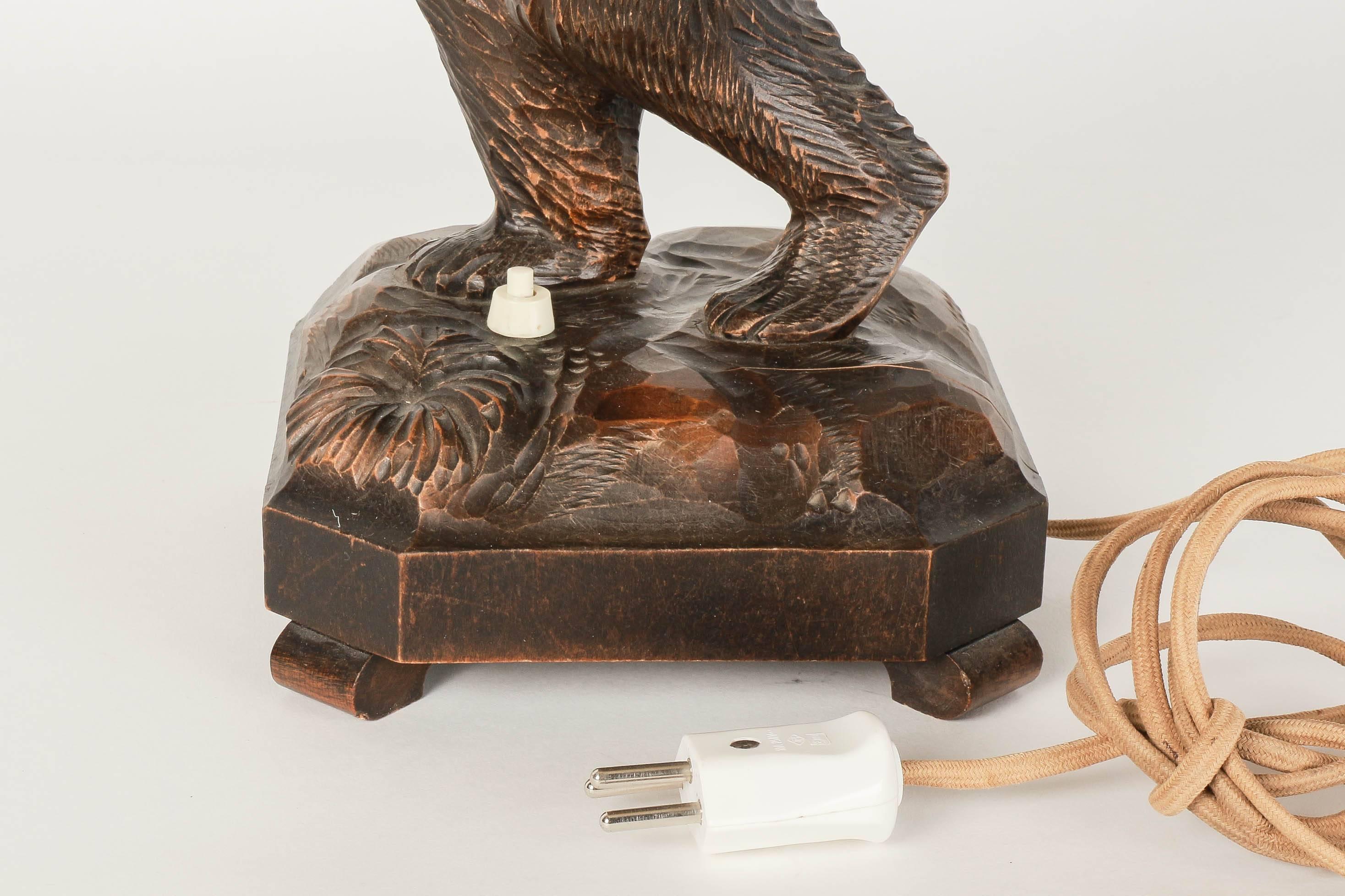 German Black Forest Hand-Carved Bear Table Lamp, 1940s 2