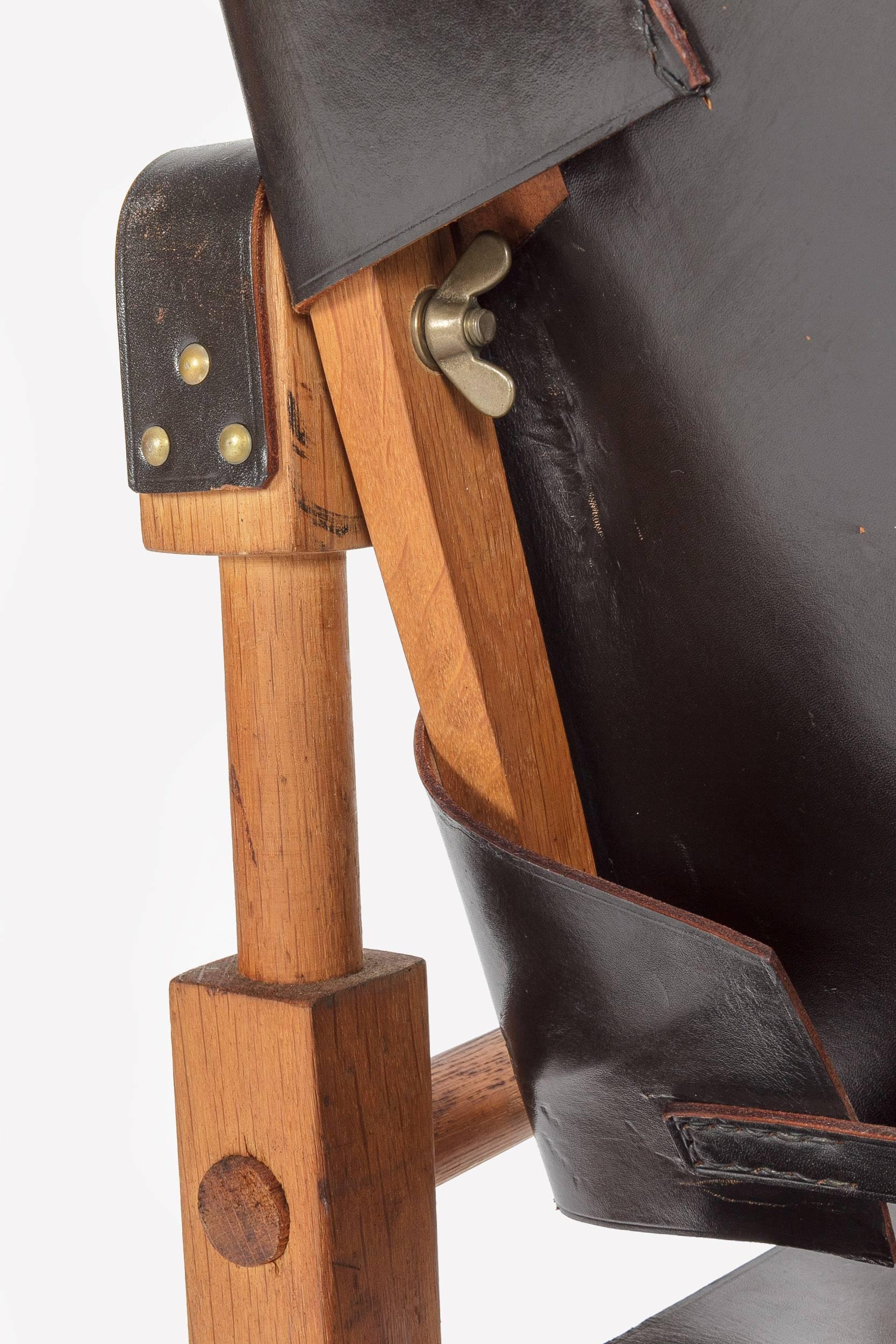 Pair of Swiss Wilhelm Kienzle Leather and Oak Safari Chairs, 1950s 3