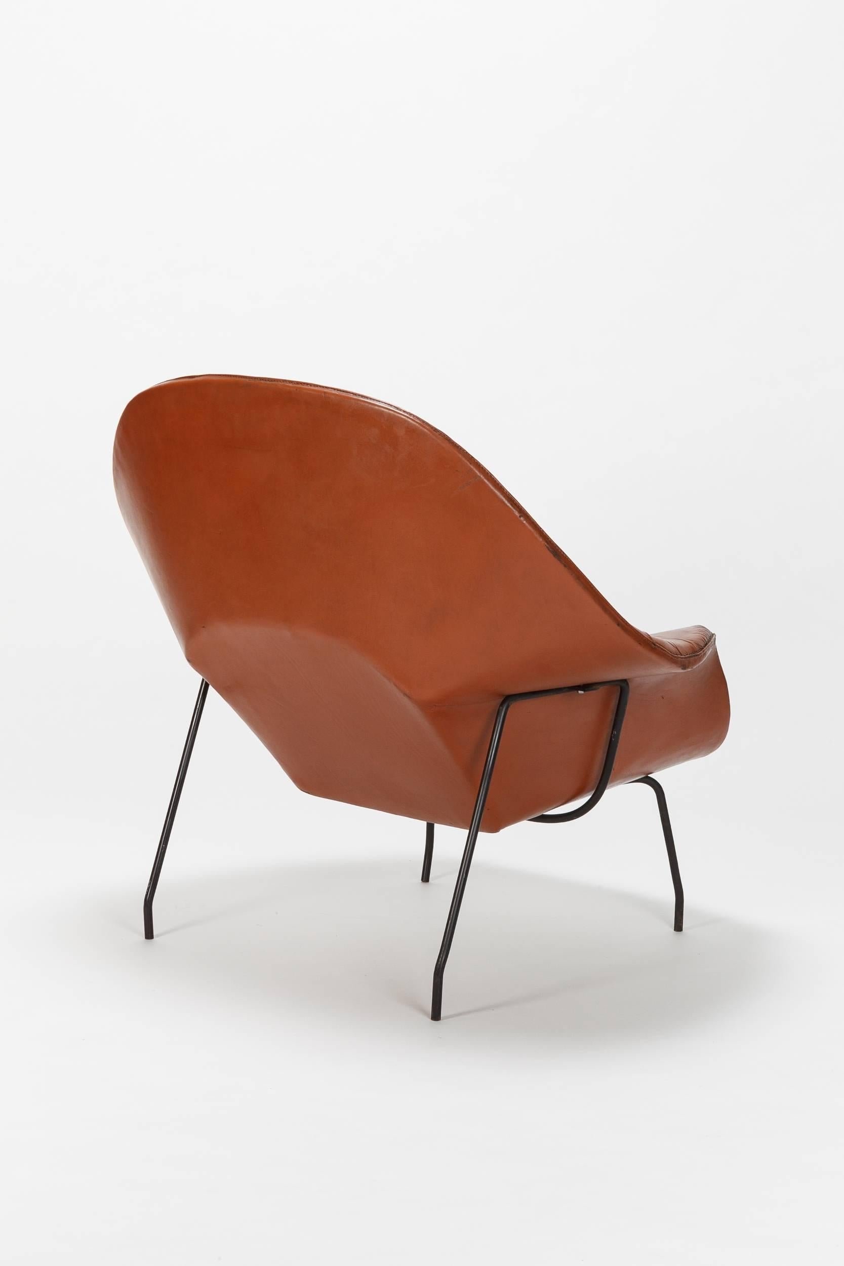 leather womb chair