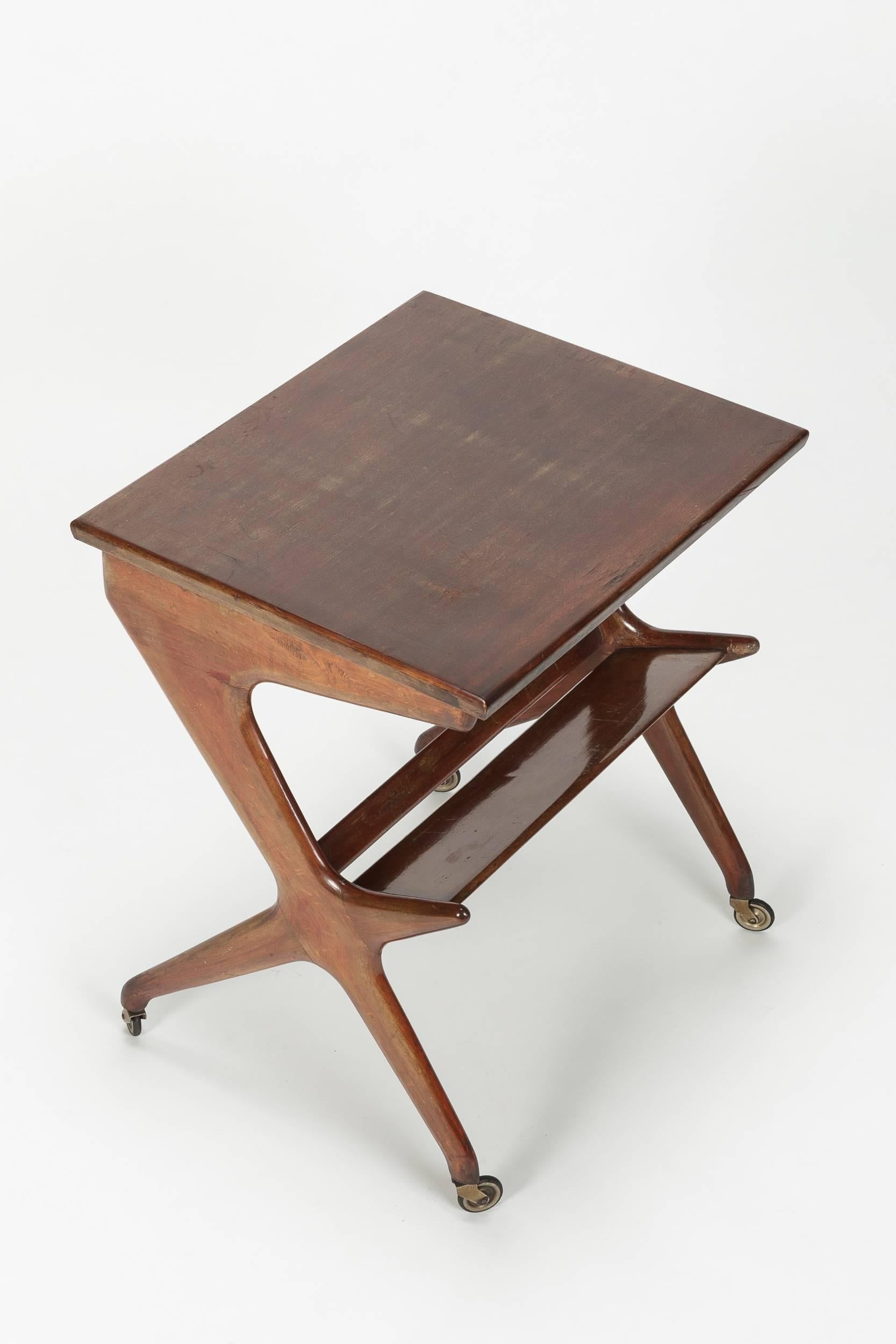 Side Table Walnut Attributed to Ico Parisi, 1948 In Excellent Condition In Basel, CH