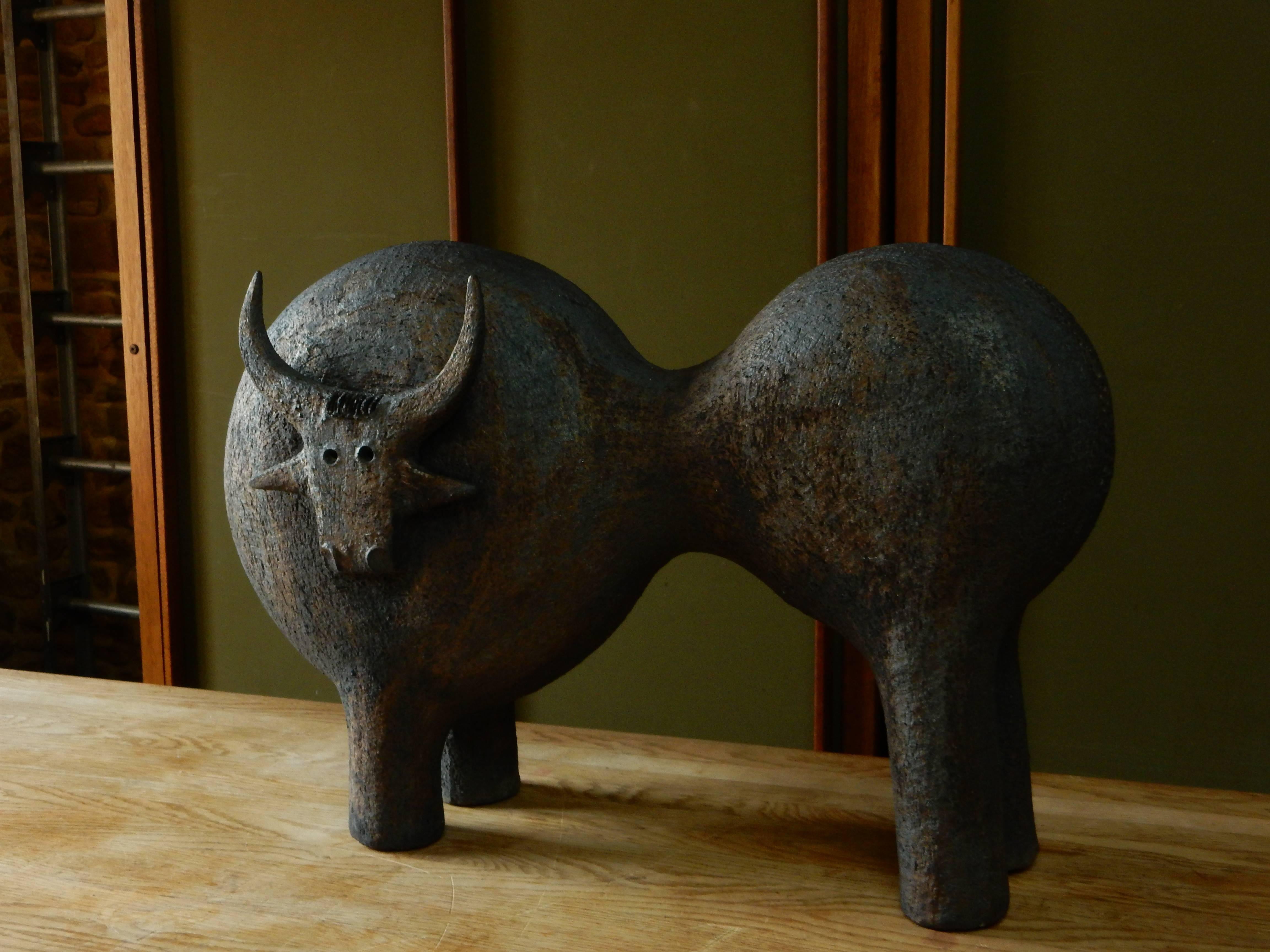 Dominique Pouchain Ceramic Bull Sculpture In Excellent Condition In Couzon au Mont d'Or, FR