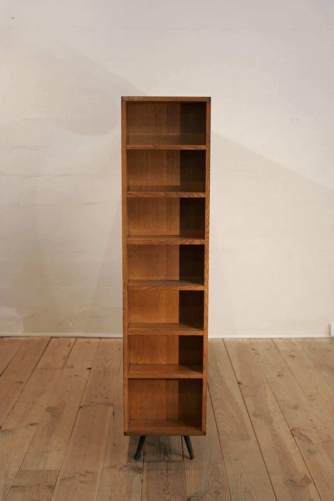 Oak Midcentury Separation Bookshelve In Good Condition In Couzon au Mont d'Or, FR