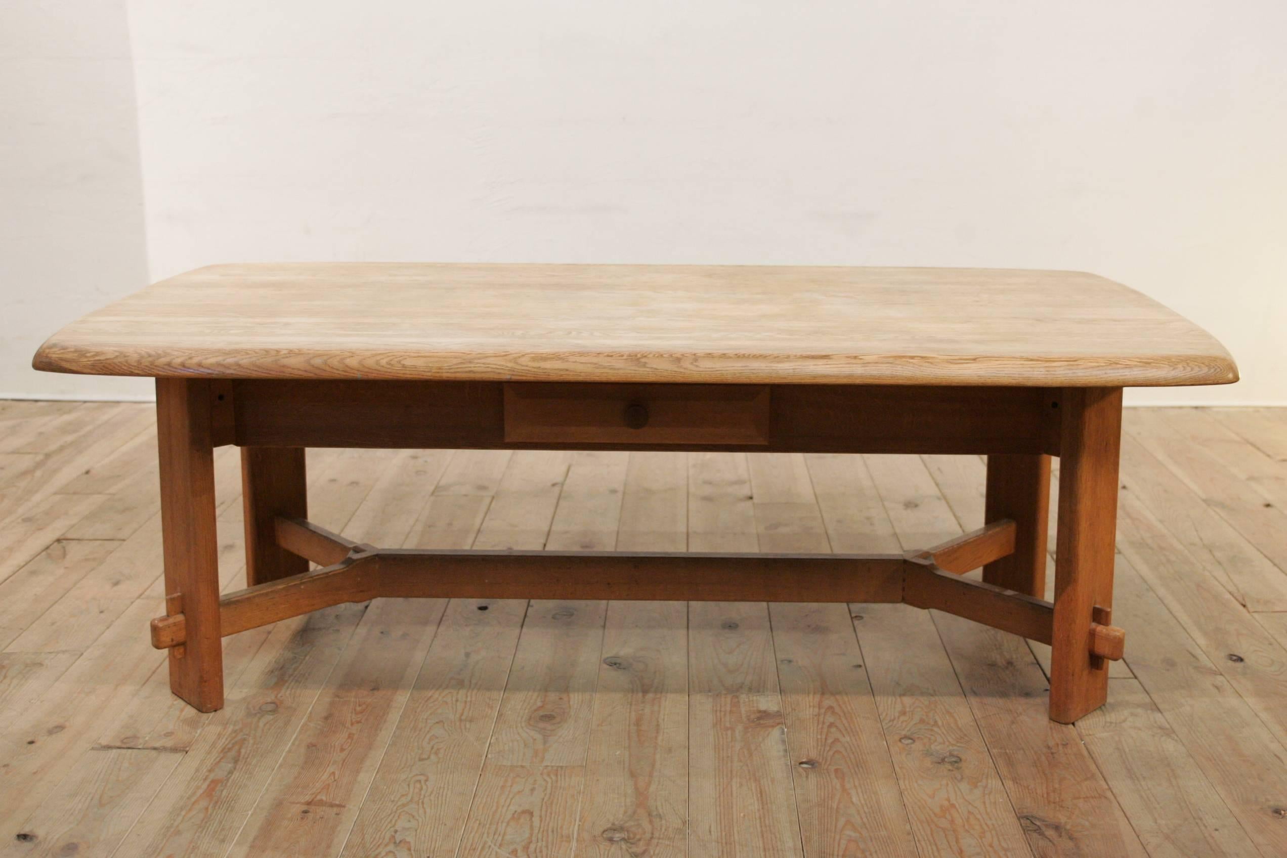 Mid-Century Modern Large Oak Dinner Table In Good Condition In Couzon au Mont d'Or, FR
