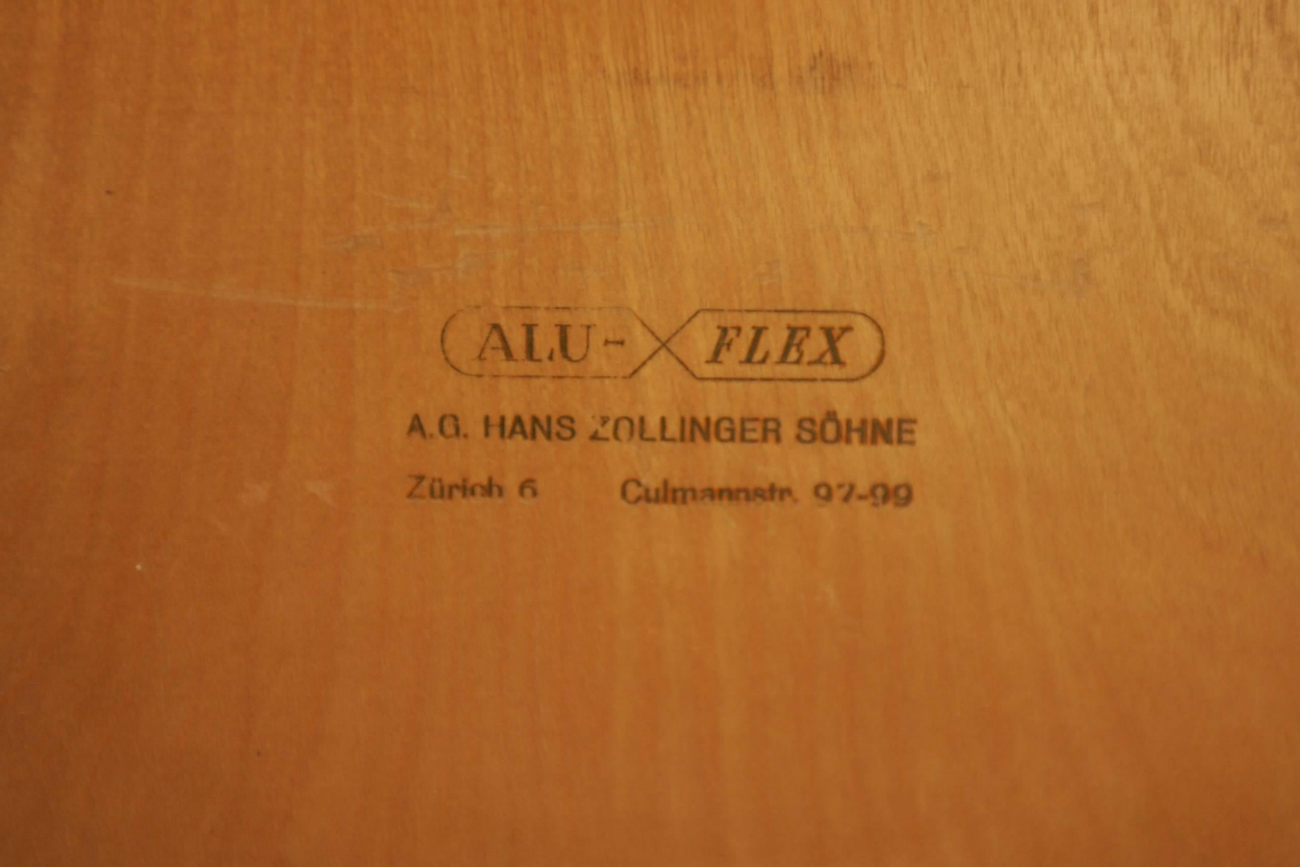 A beautiful and very rare set Armin Wirth for A.G Hans Zollinger:alu_flex law chairs with the base aluminum colored in red from origin.
The set is in good condition.
It’s also an early production.