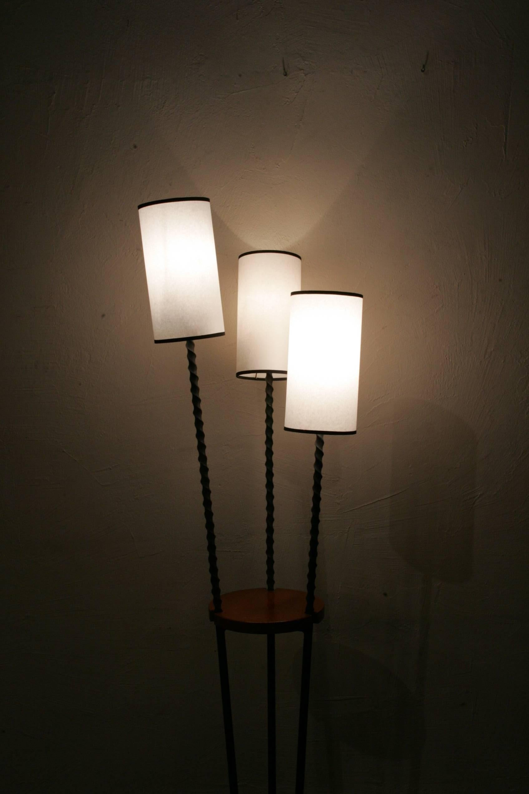 Midcentury French Modern Floor Lamp In Good Condition For Sale In Couzon au Mont d'Or, FR