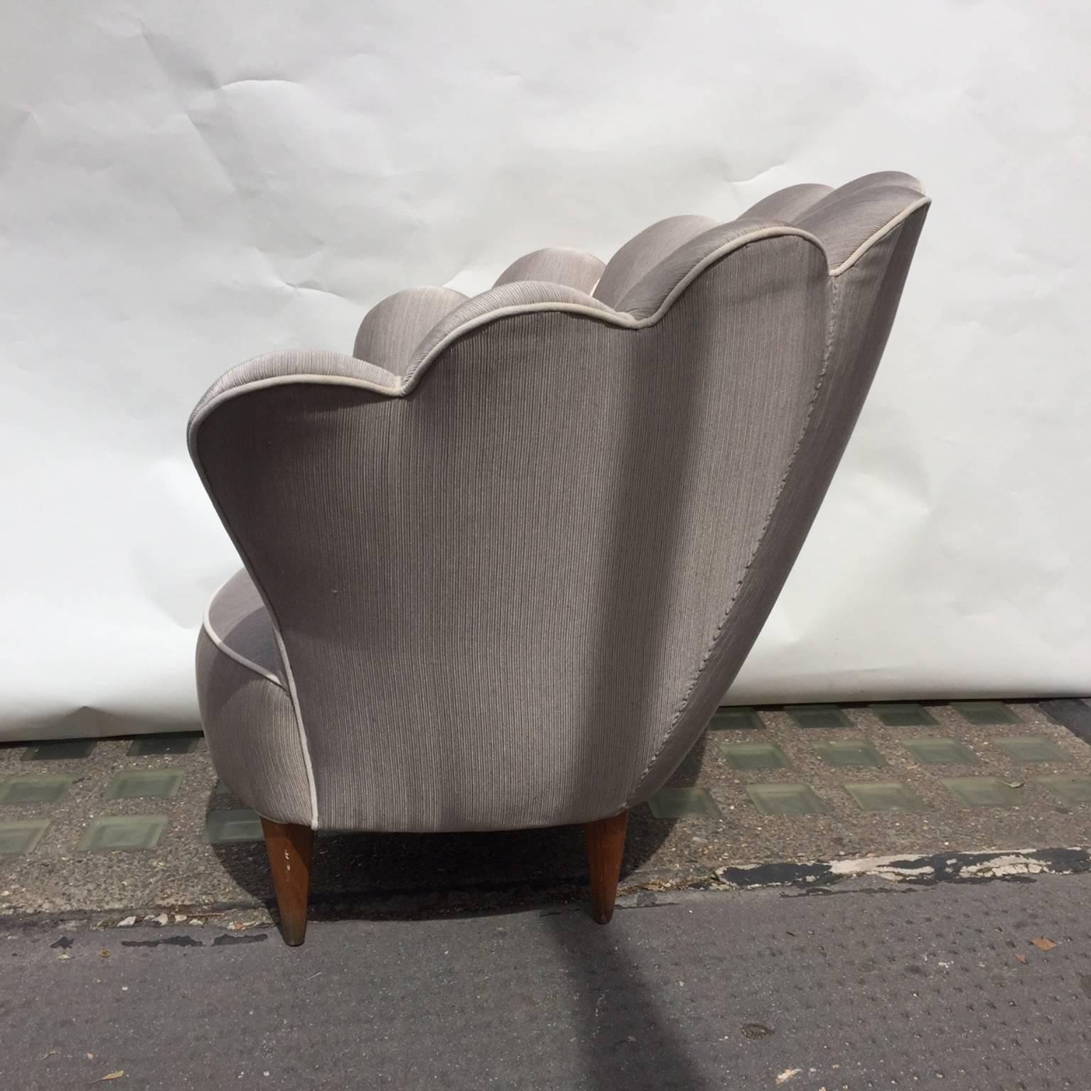 1950s Italian Pair of Elegant Armchairs In Good Condition In London, GB